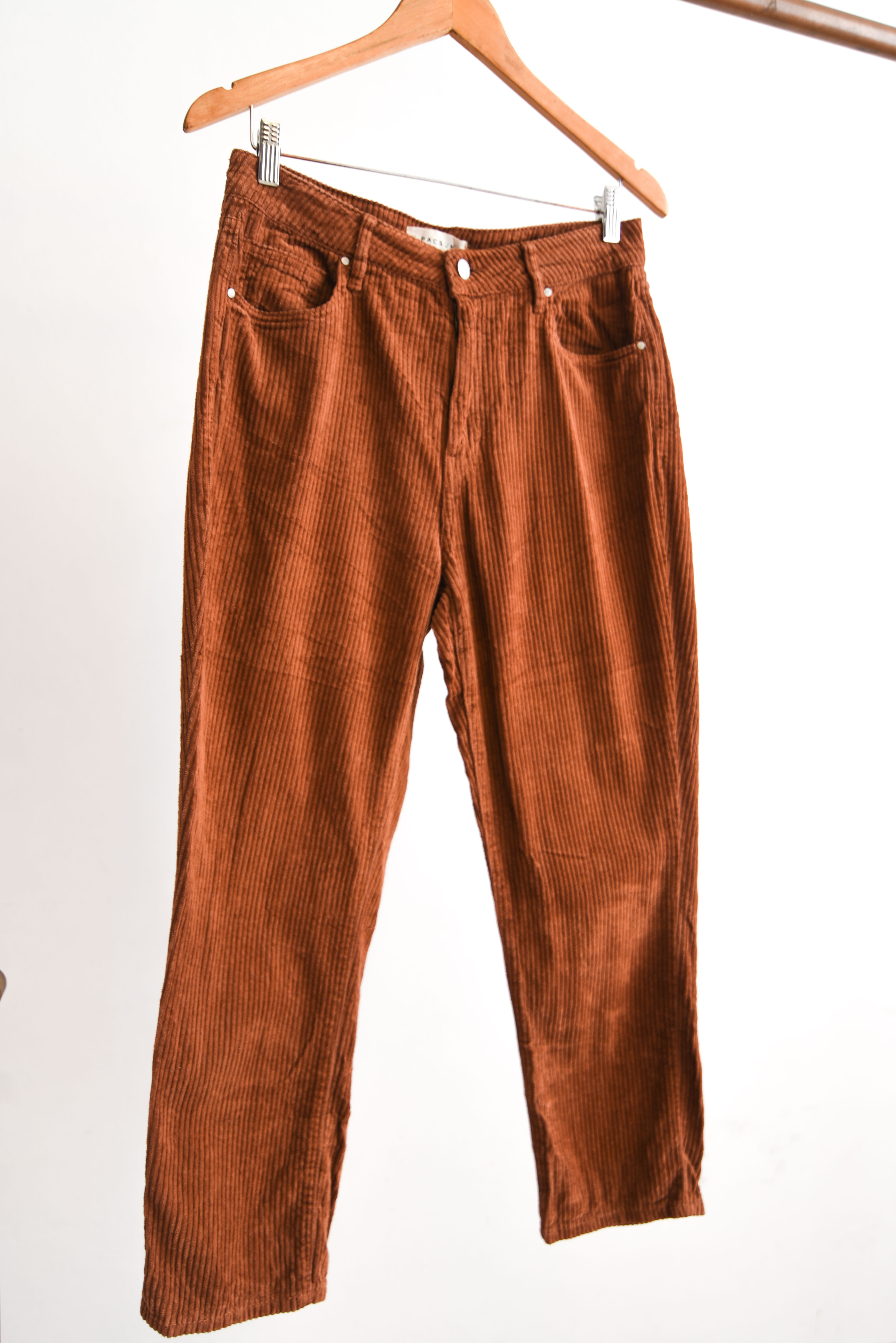 Pantalón tiro alto cotelé camel