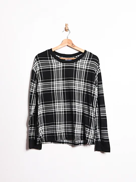 Polera negra tartán