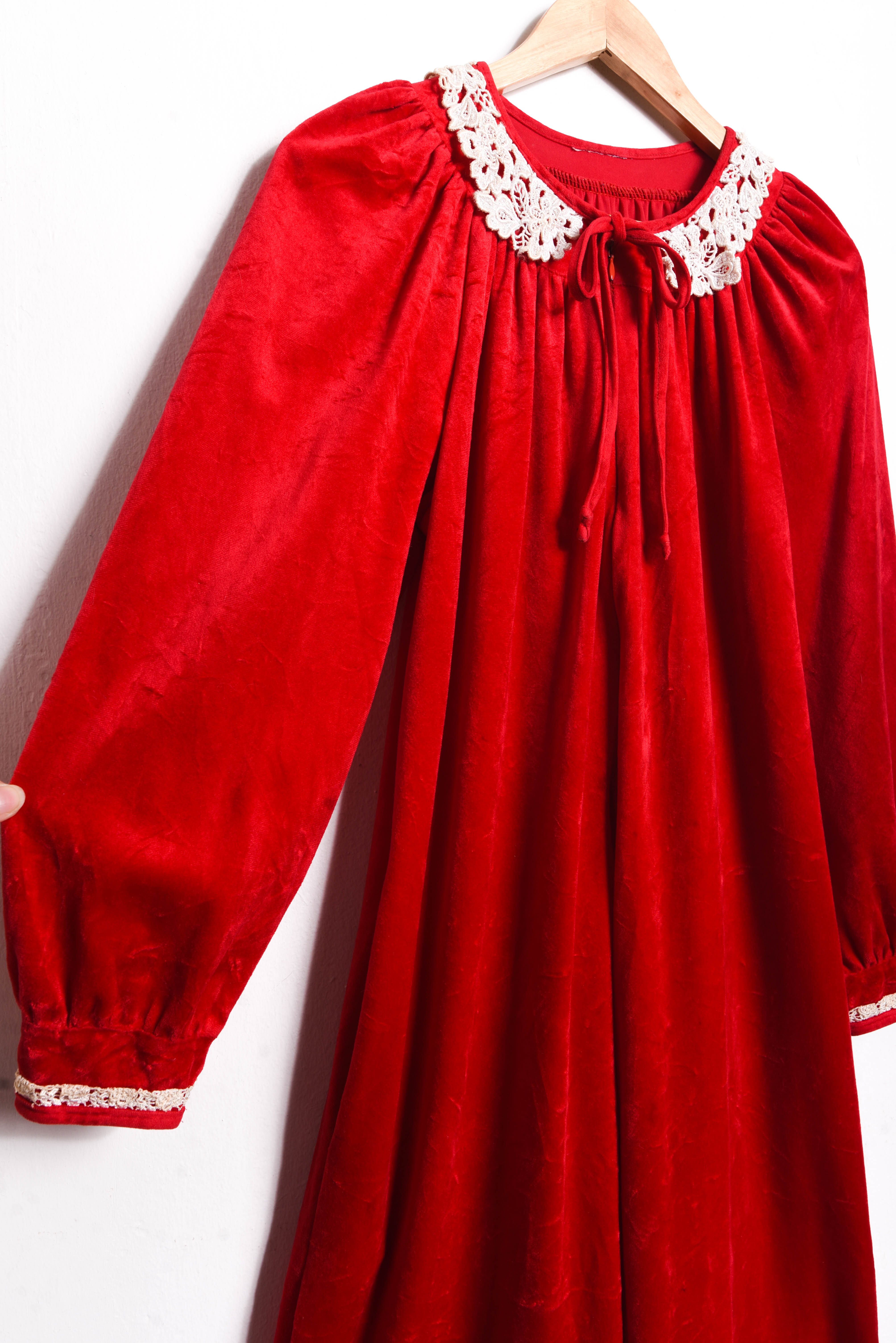 Vestido red velvet cuellito vintage