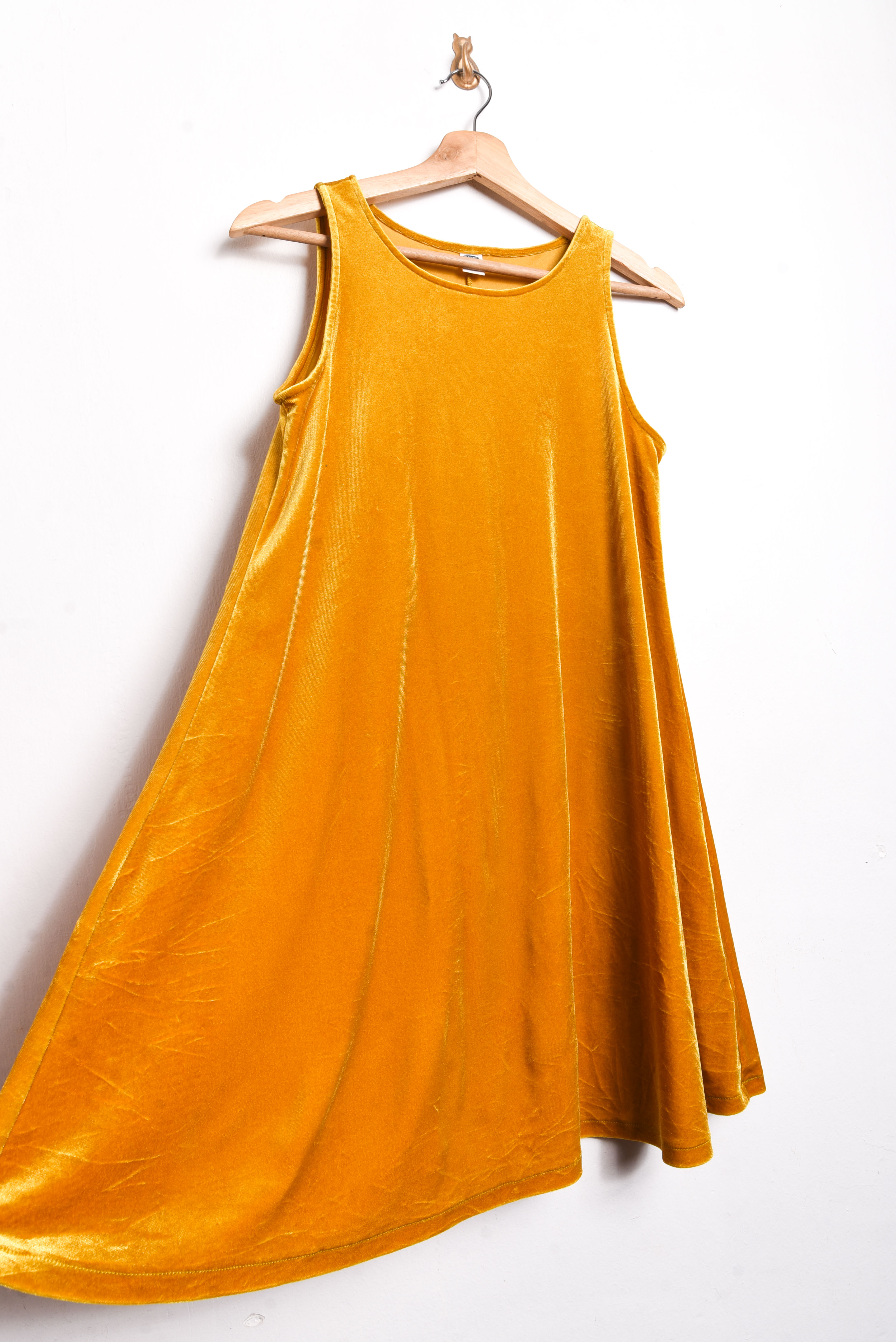 Vestido plush mostaza