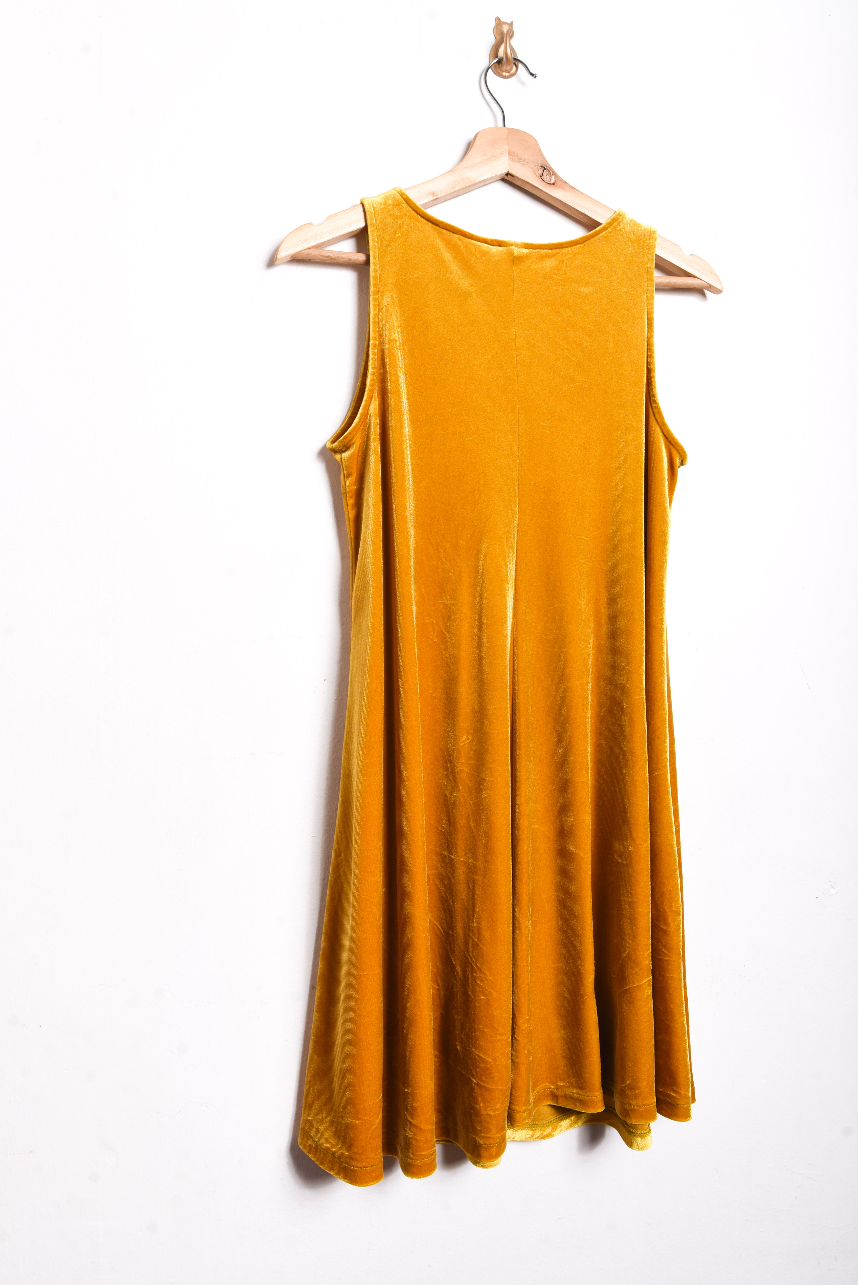 Vestido plush mostaza