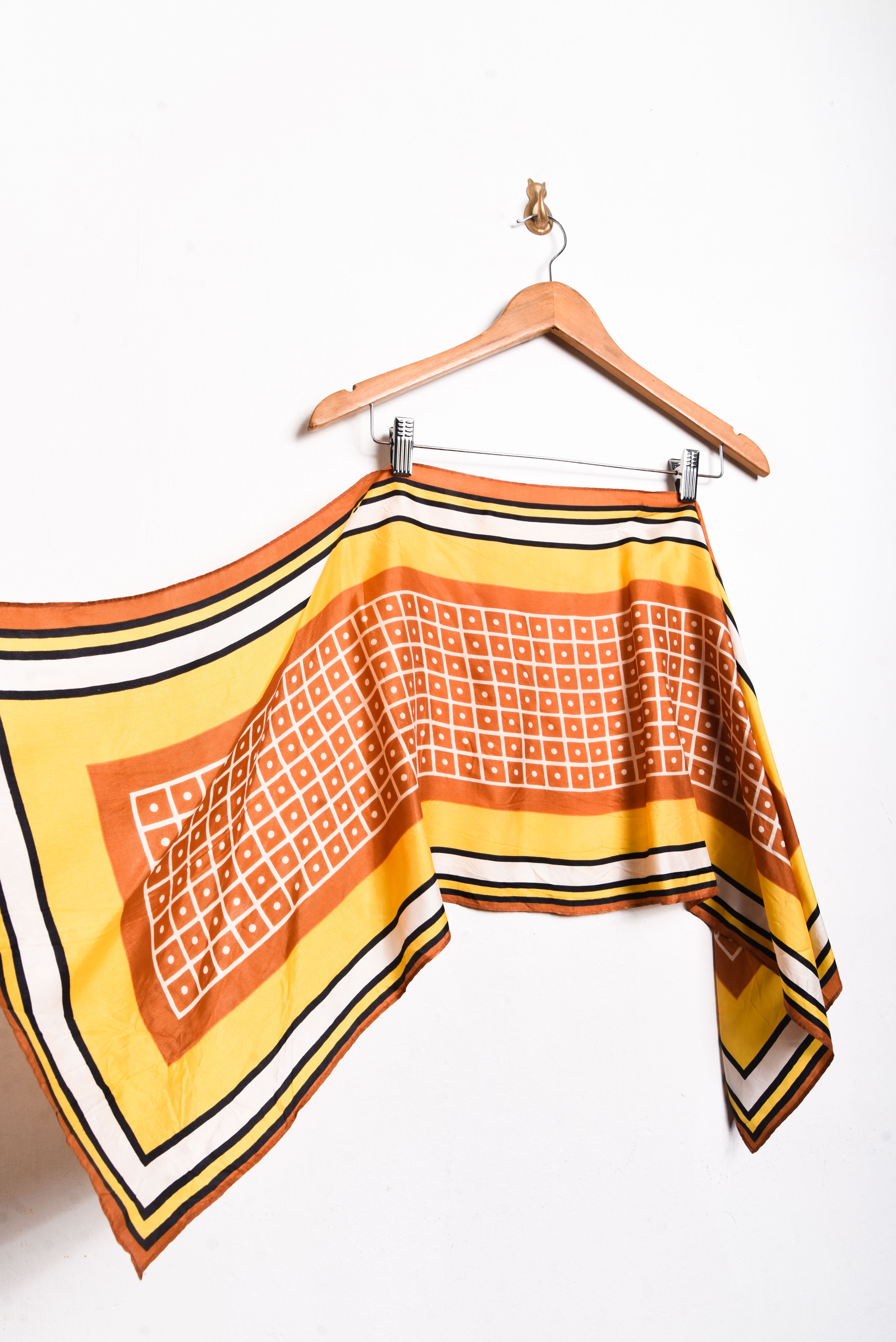 Pañuelo naranjo geométrico 70s