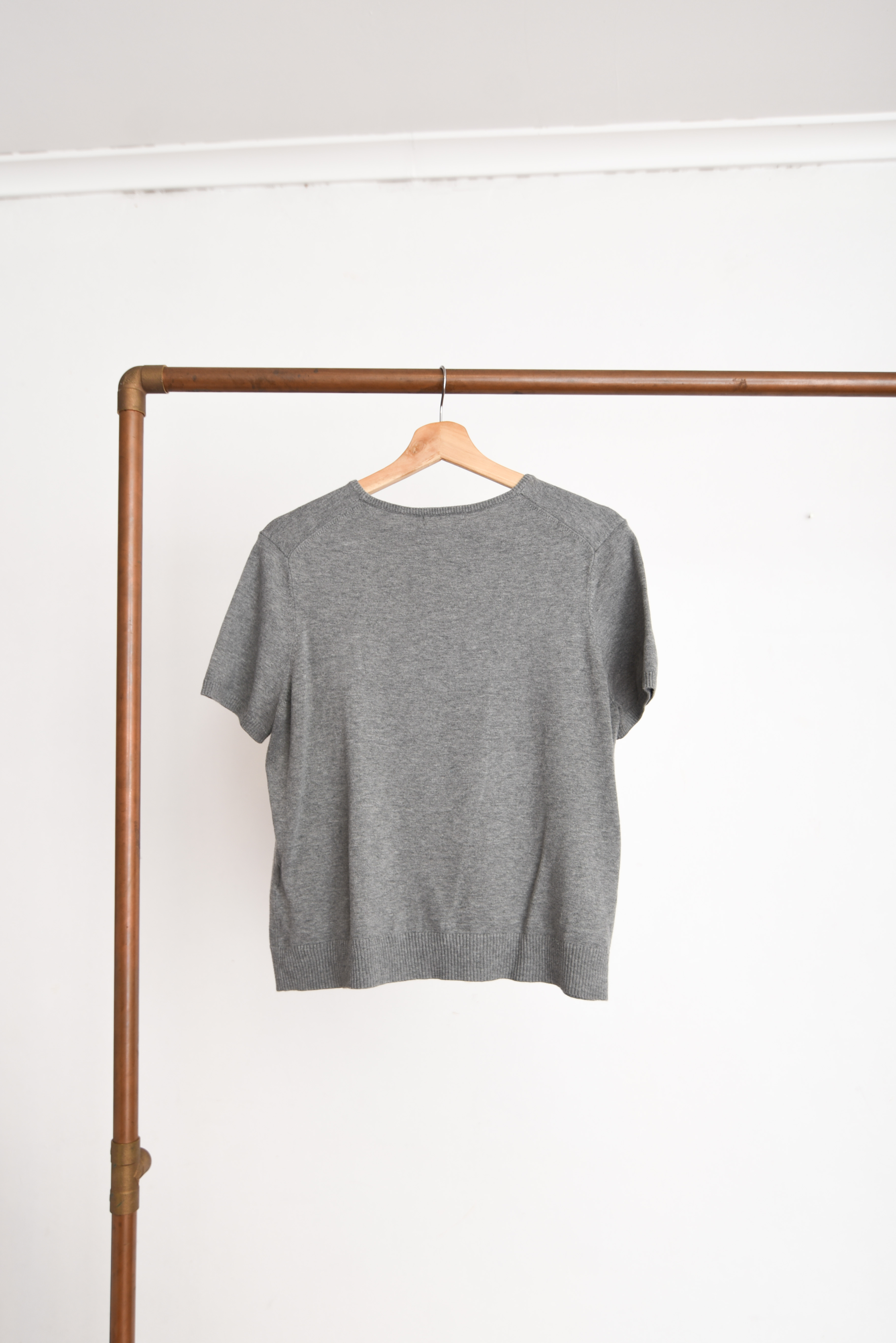 Top tejido gris basic