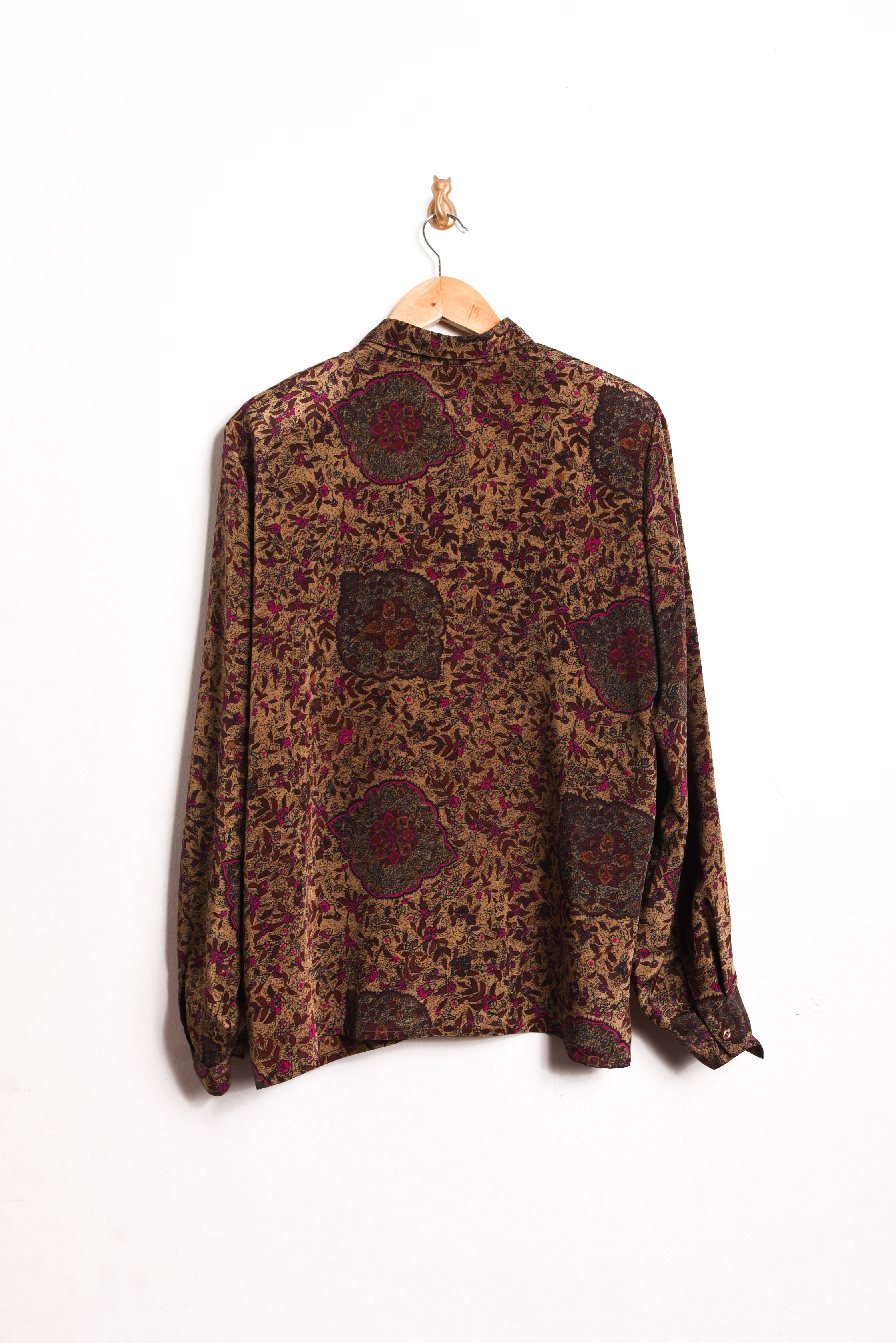 Blusa café vintage otoñal
