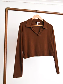 Polera crop café chocolate