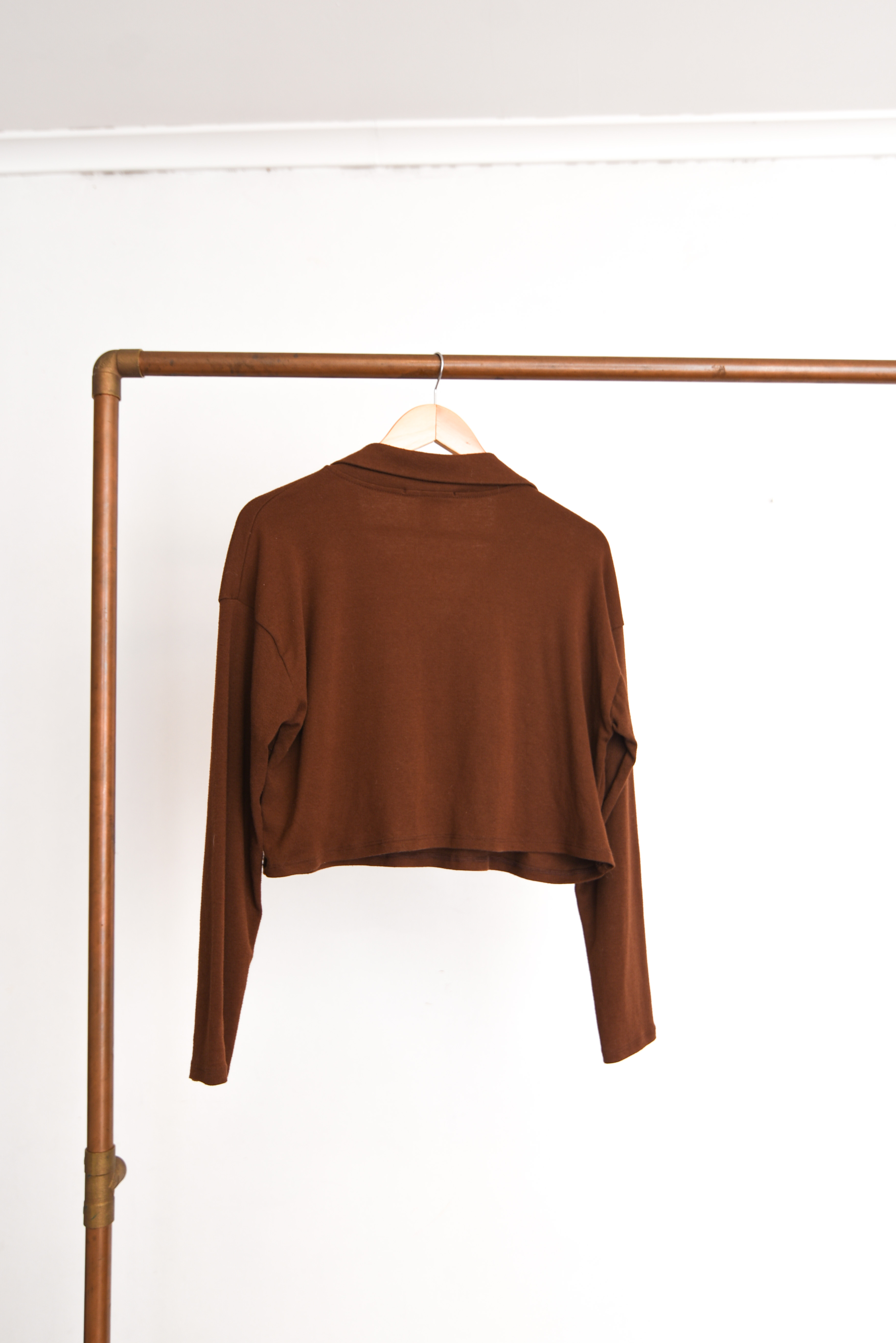 Polera crop café chocolate
