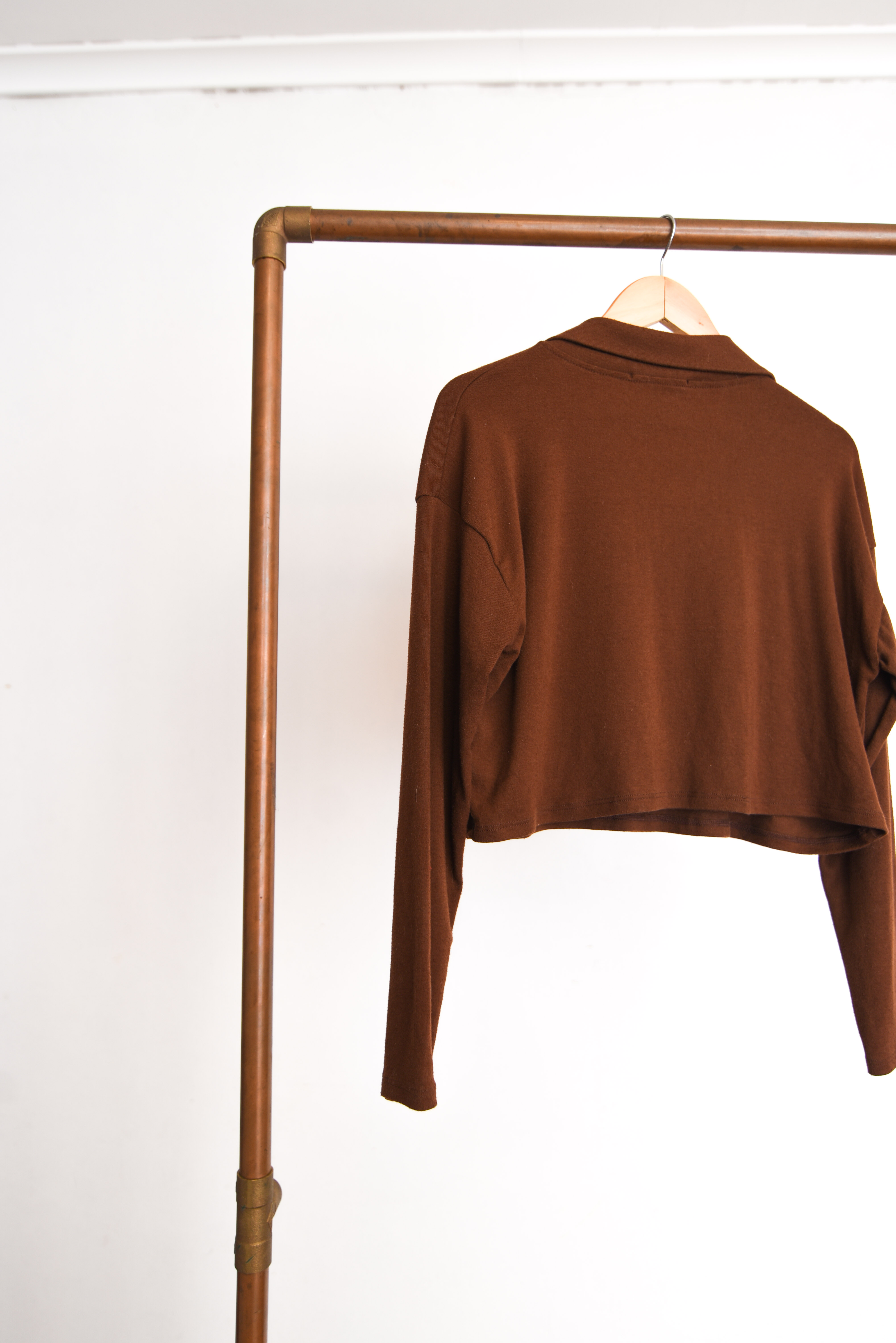 Polera crop café chocolate