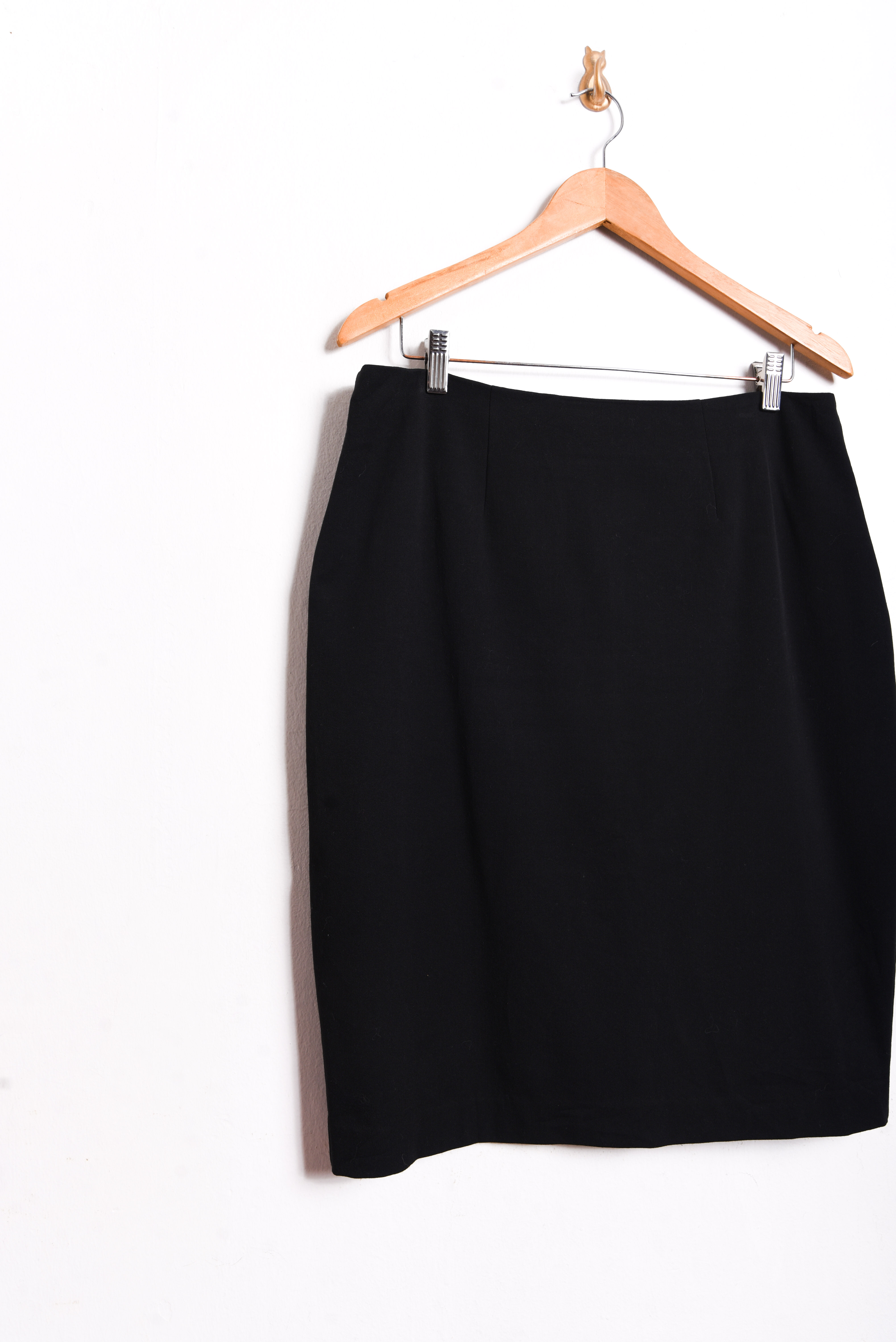 Falda negra formal tubo