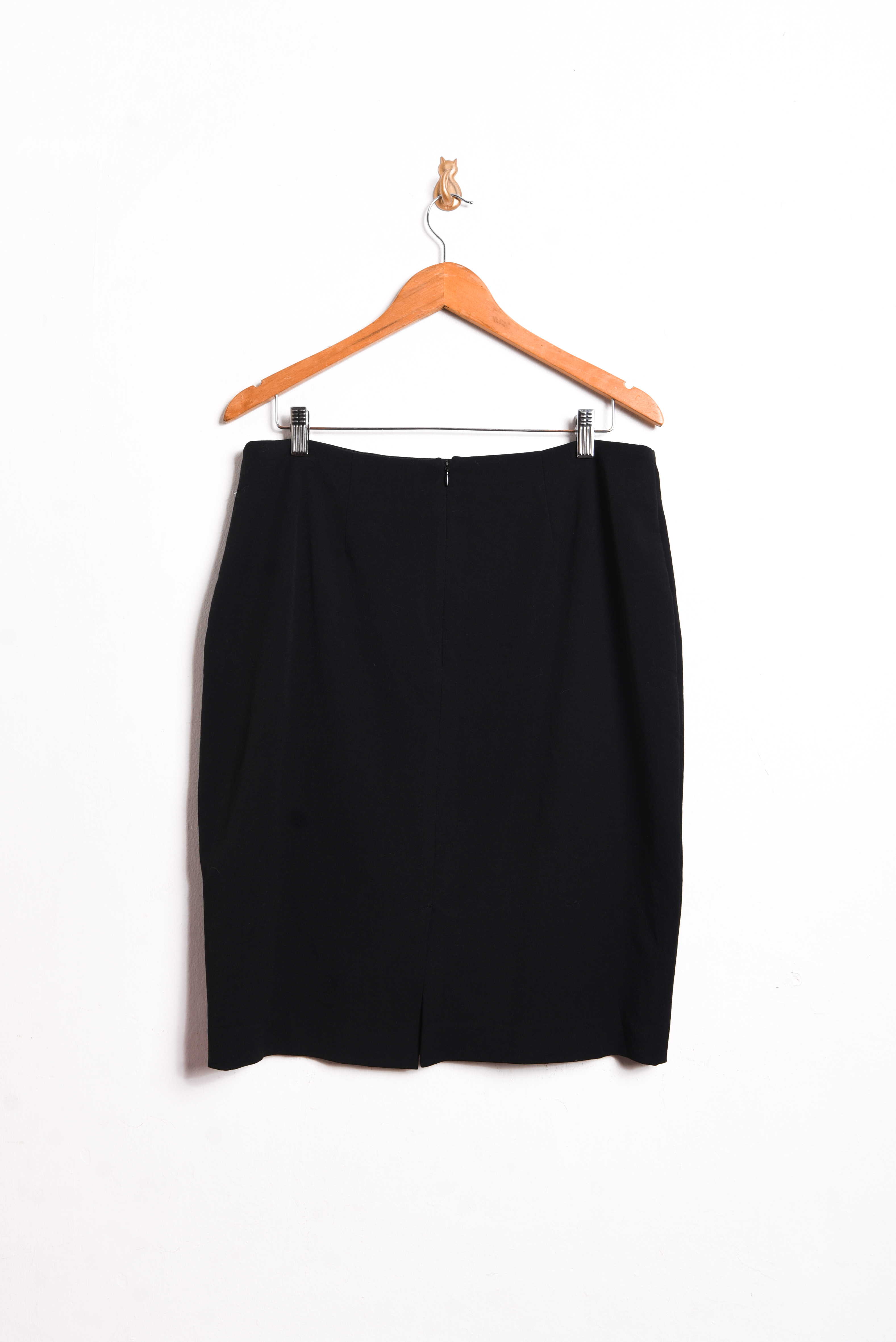 Falda negra formal tubo