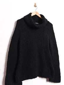 Chaleco negro cuello drapeado