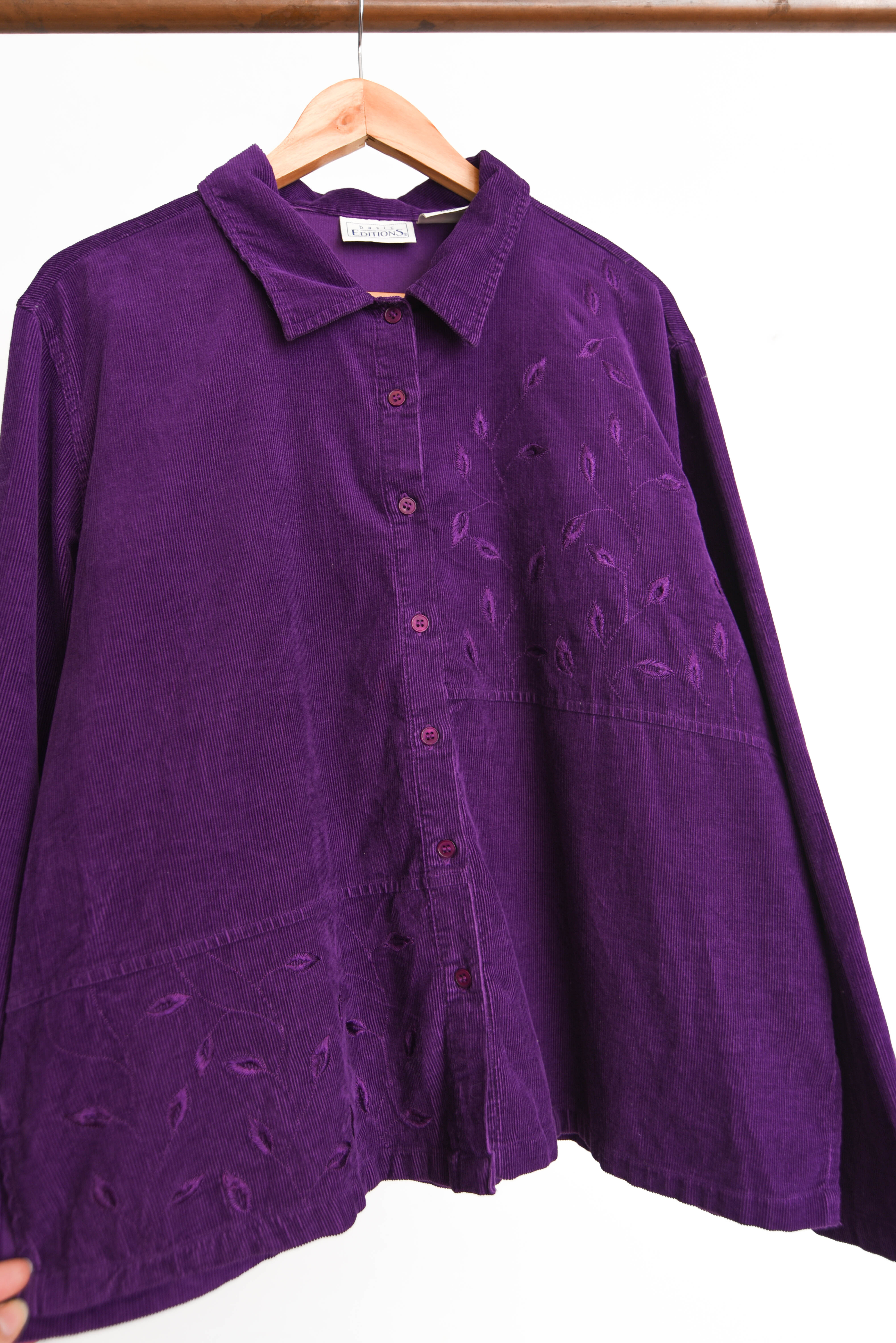 Camisa cotelé morada bordada