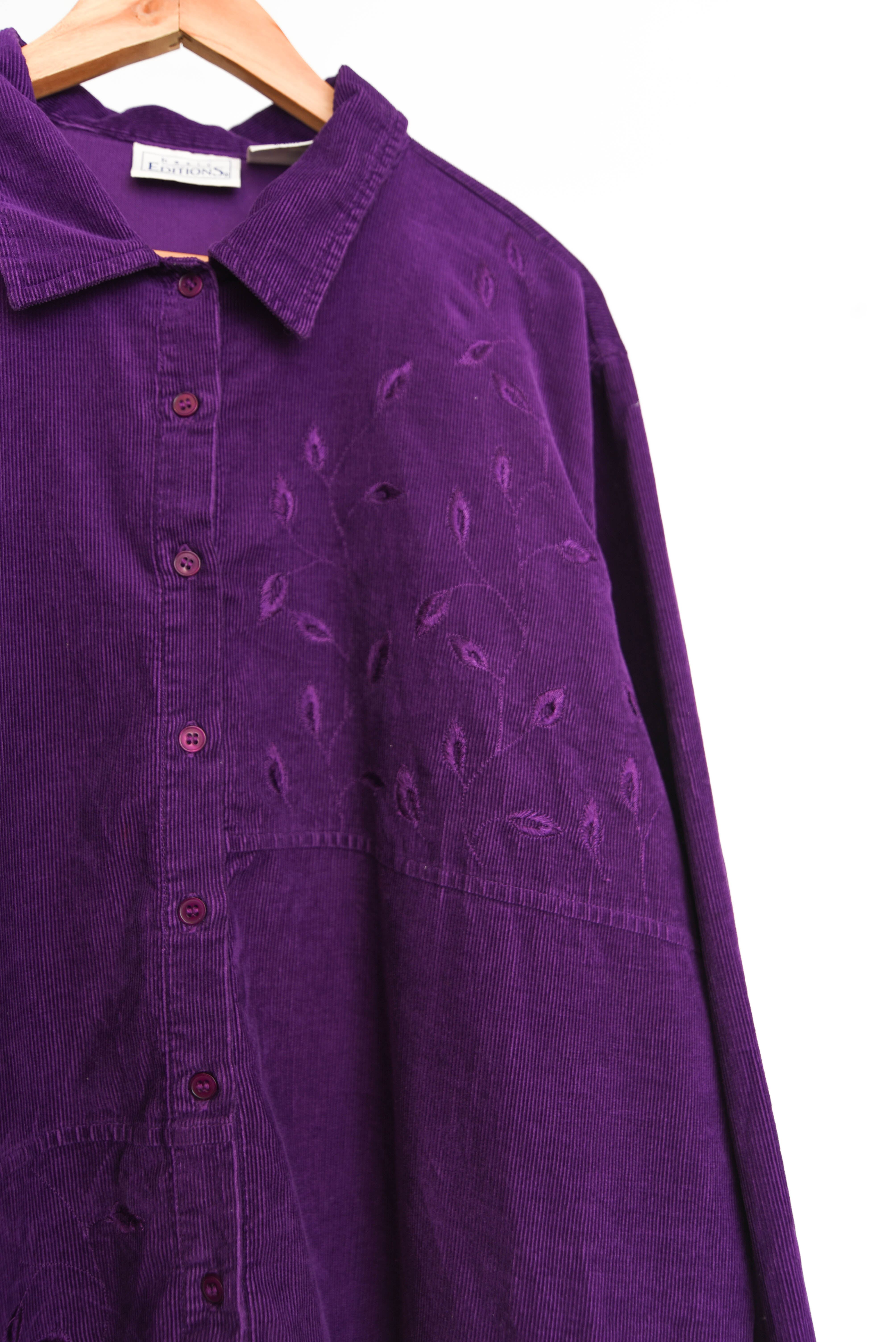 Camisa cotelé morada bordada