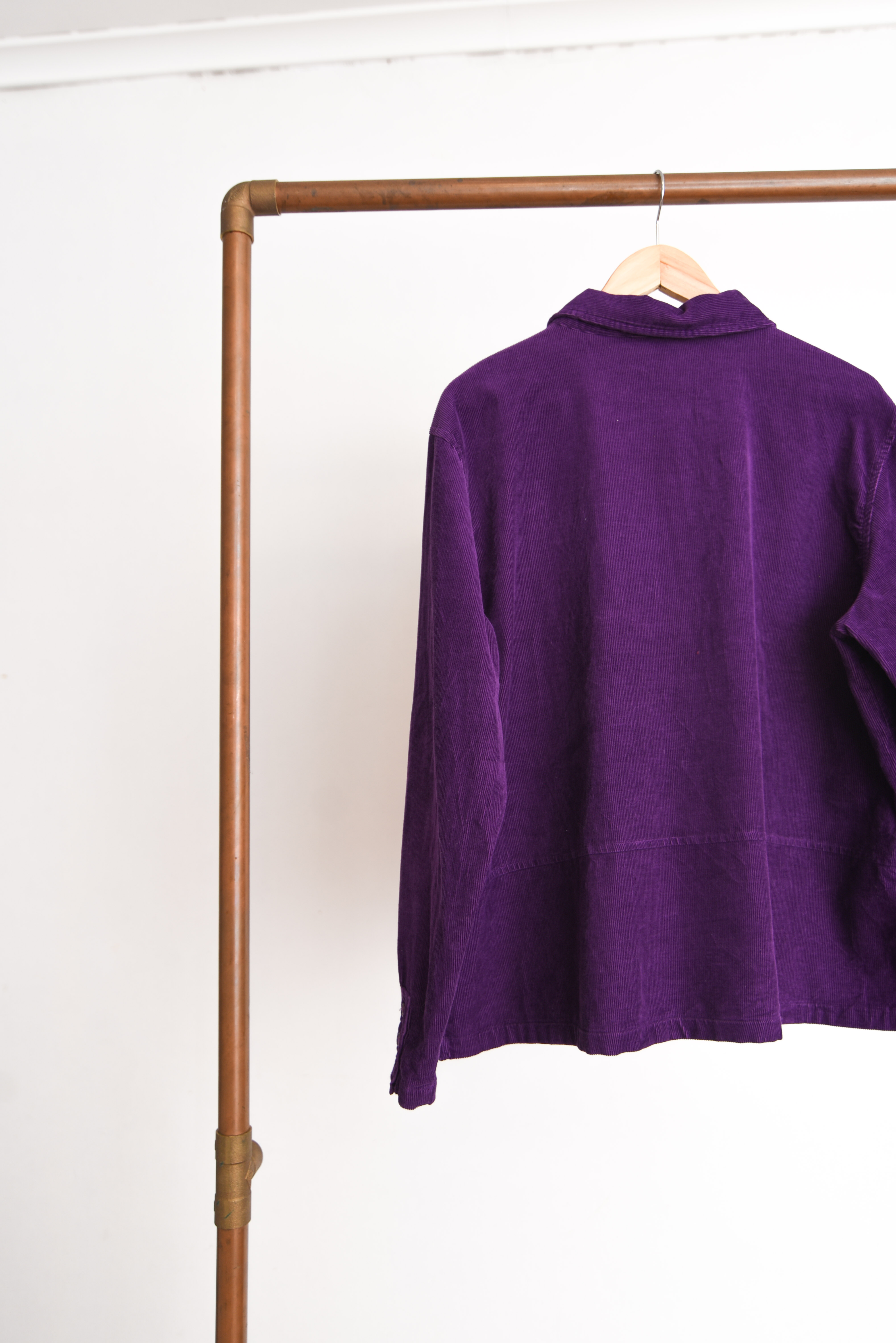 Camisa cotelé morada bordada