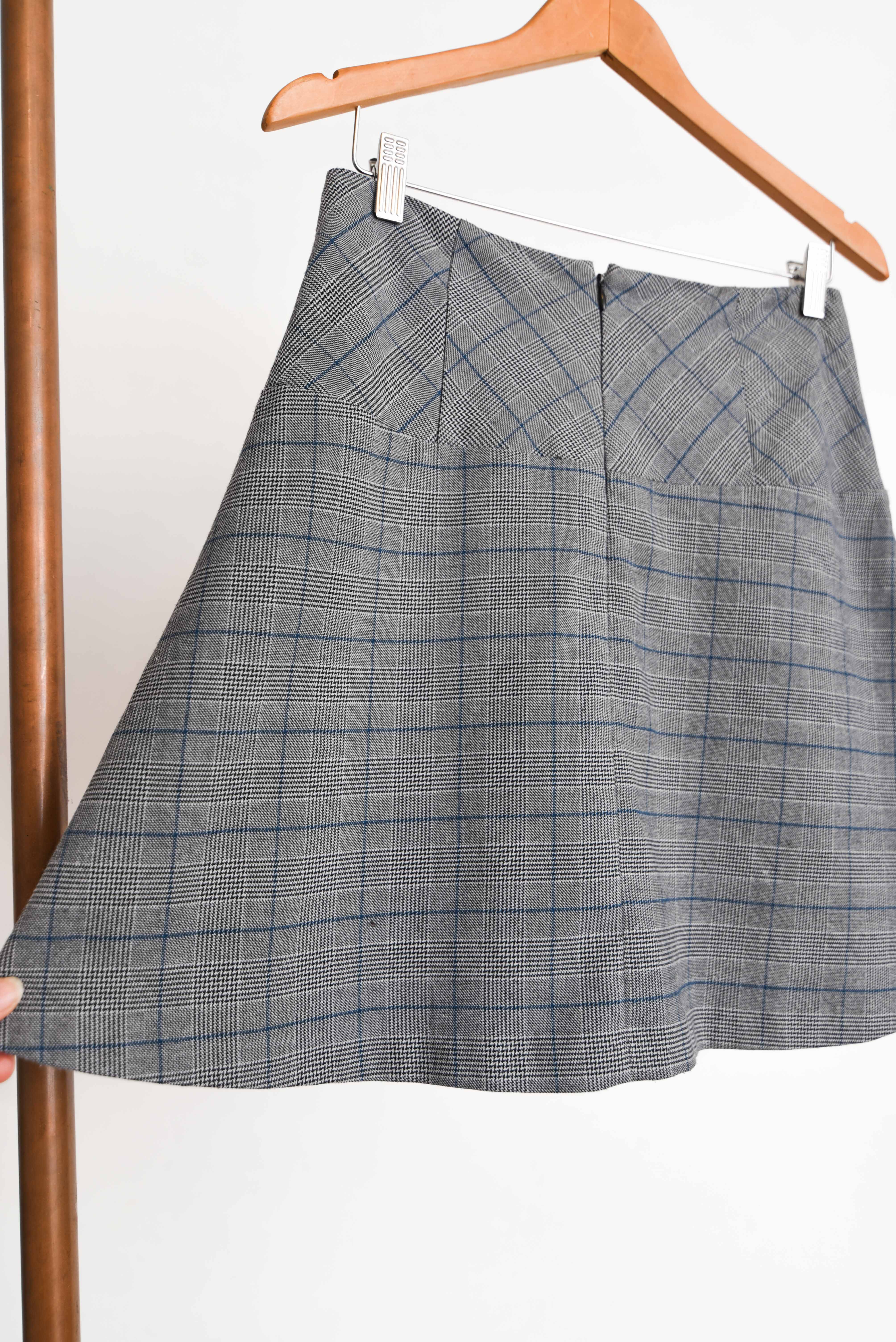 Falda gris Gales campana