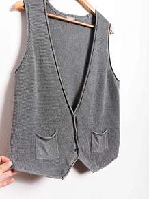 Sweater vest gris botones