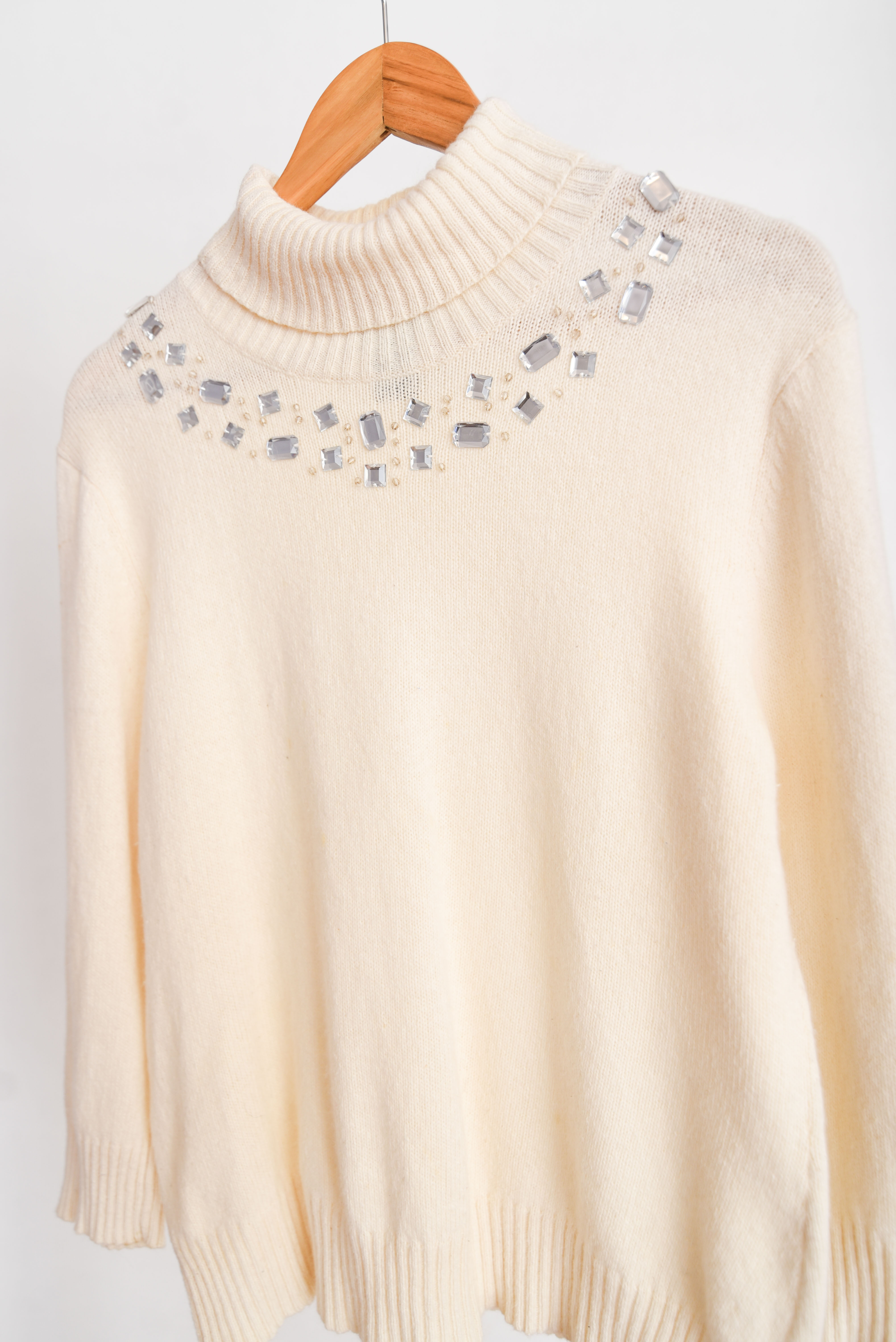 Chaleco marfil angora gemas
