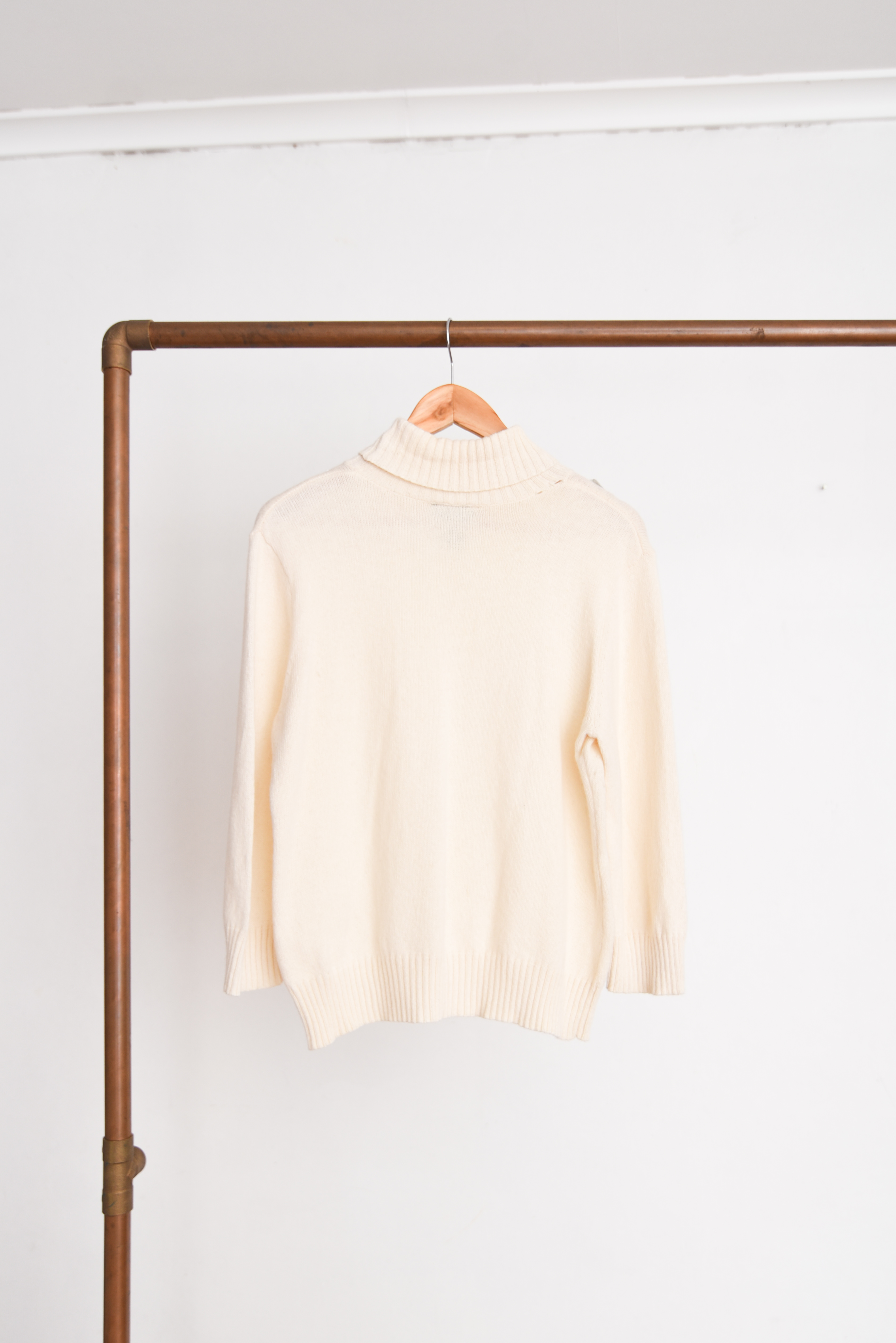 Chaleco marfil angora gemas