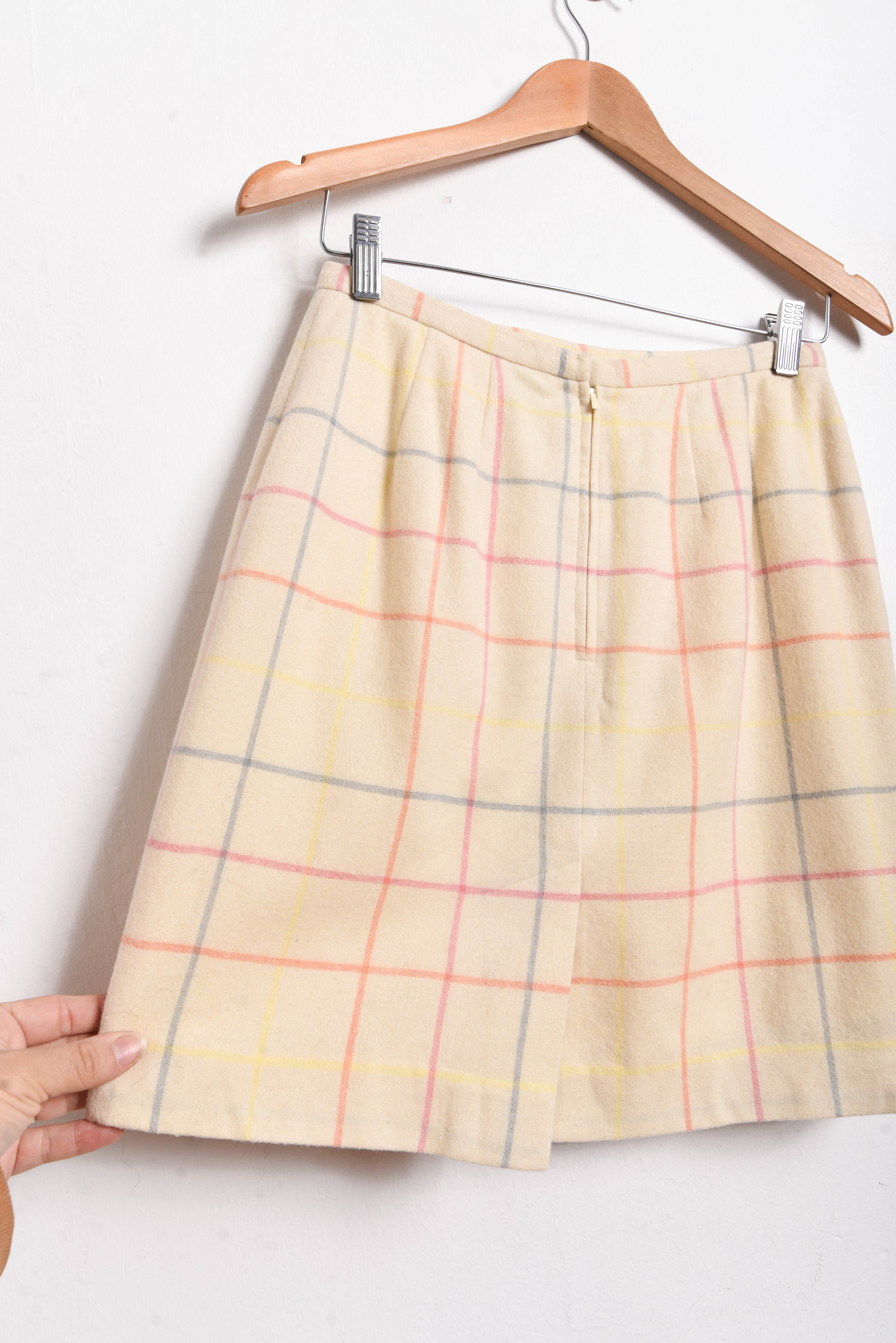 Falda marfil grilla lana vintage