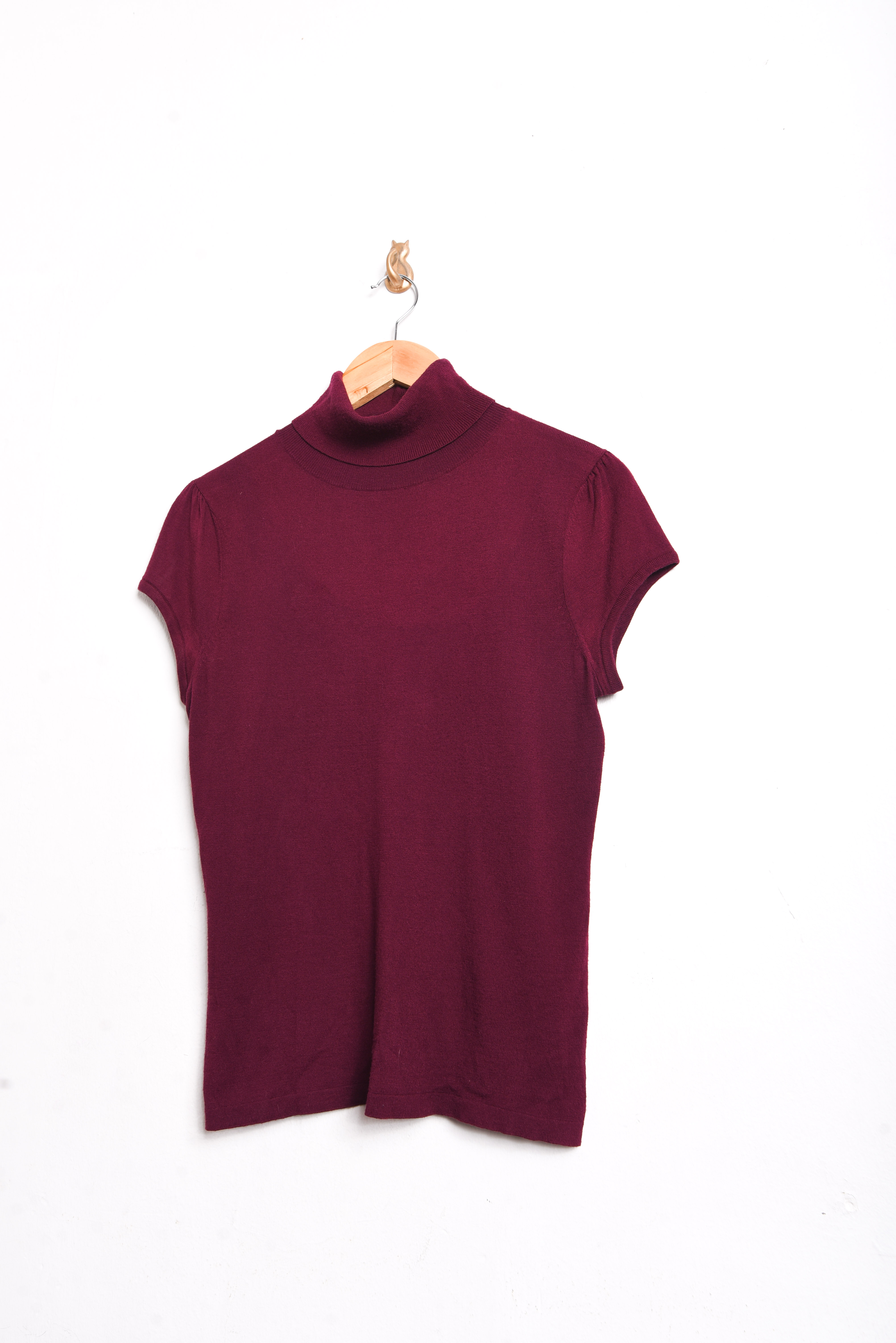 Top tejido burdeo cuello alto