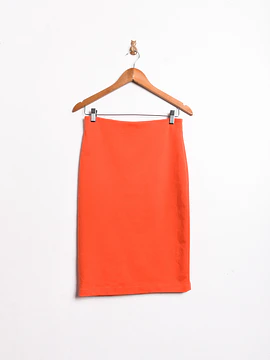 Falda naranja tubo