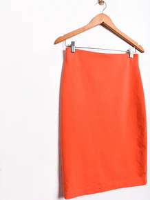 Falda naranja tubo