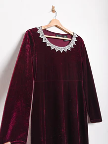 Vestido burdeo velvet cuellito