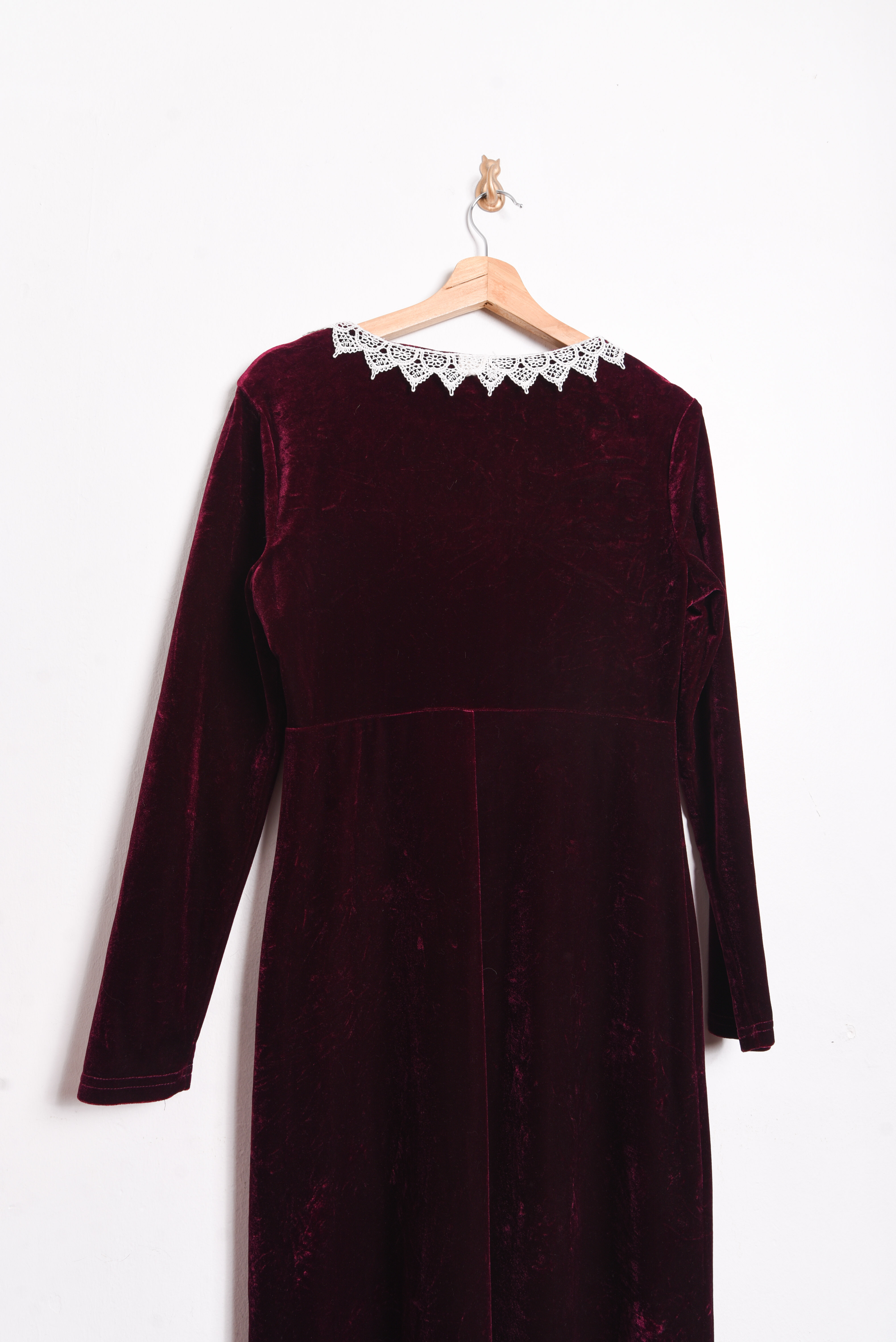 Vestido burdeo velvet cuellito
