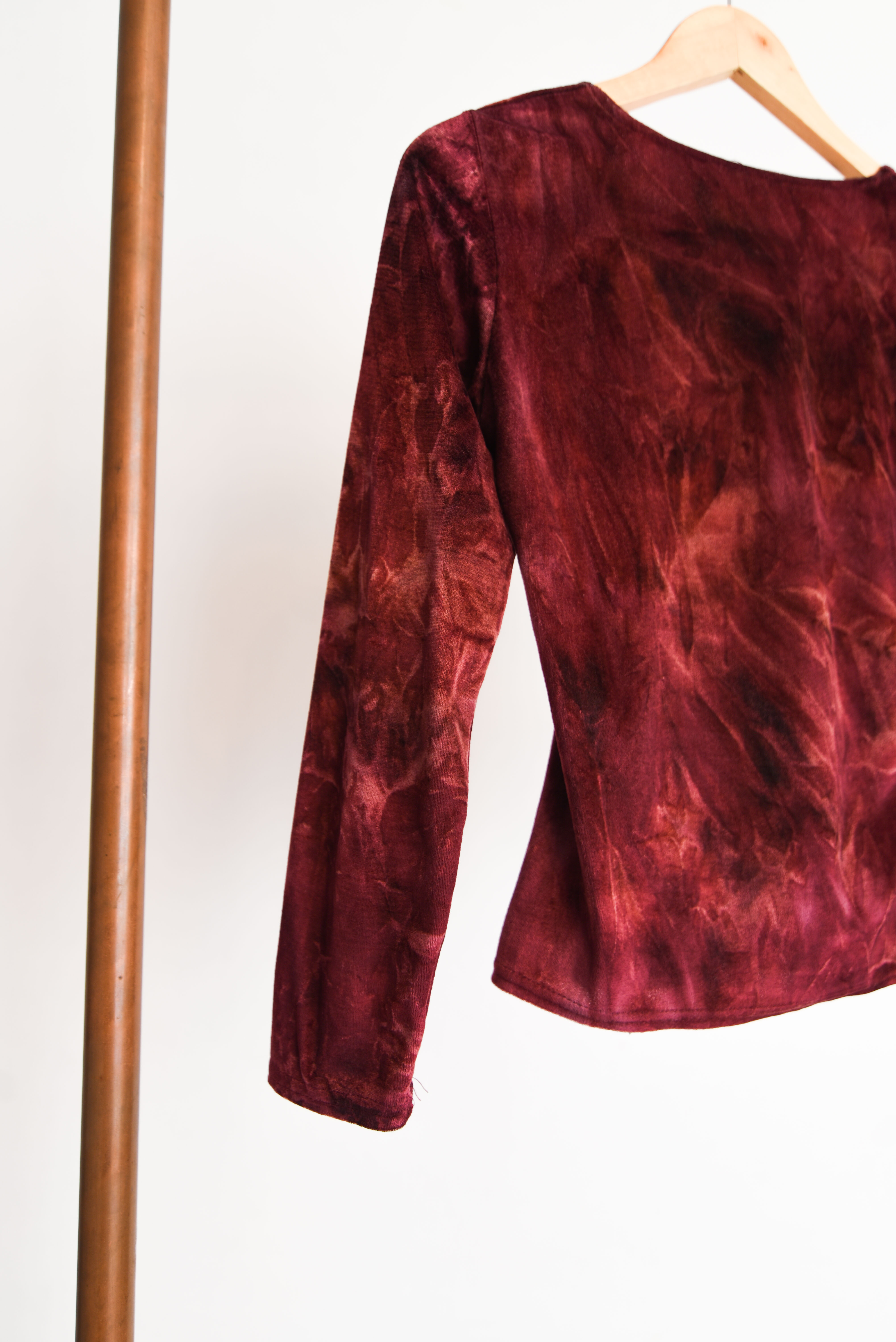 Top rojo velvet marmol
