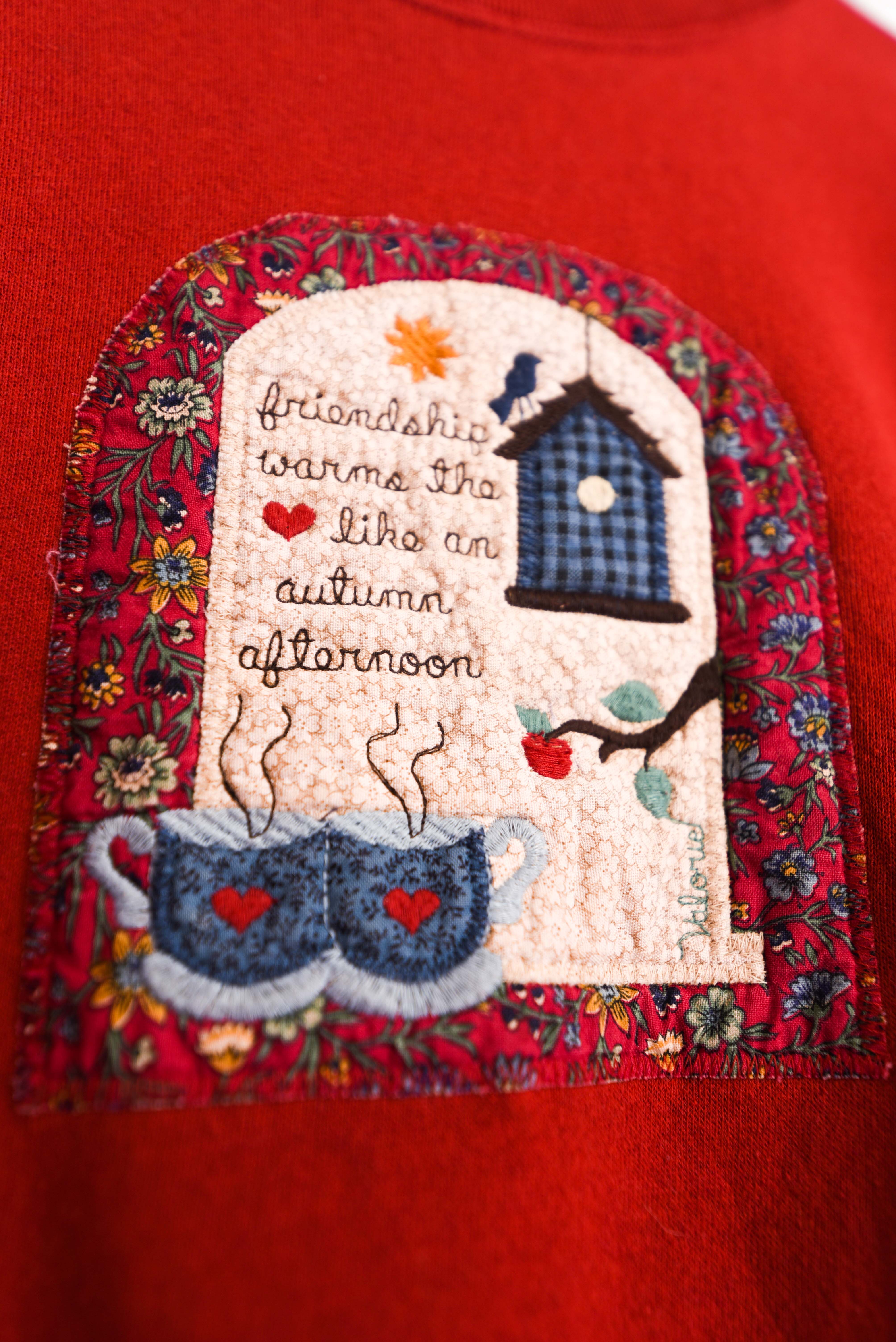 Polerón vintage Friendship warms the heart