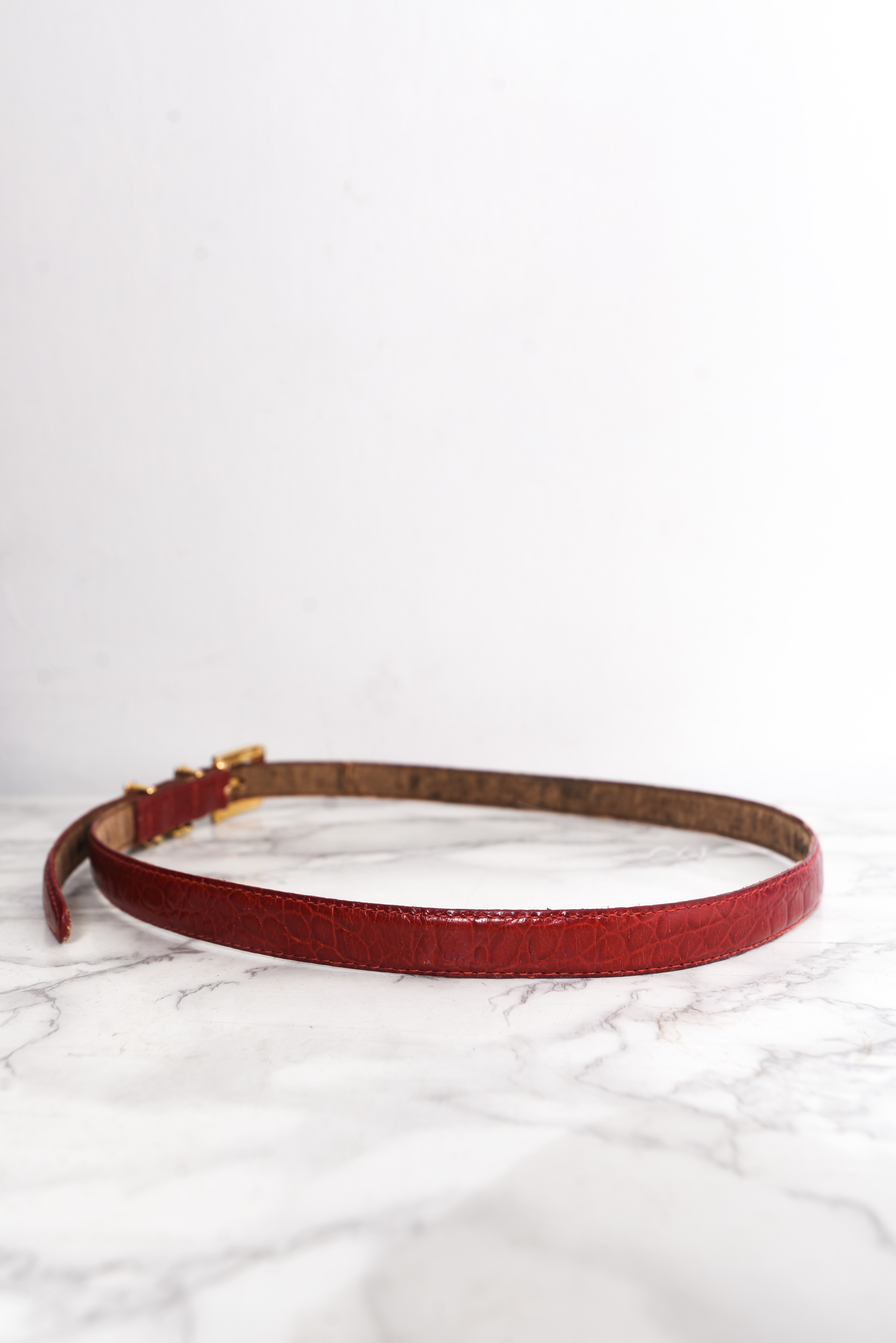 Cinturón cuero rojo vintage