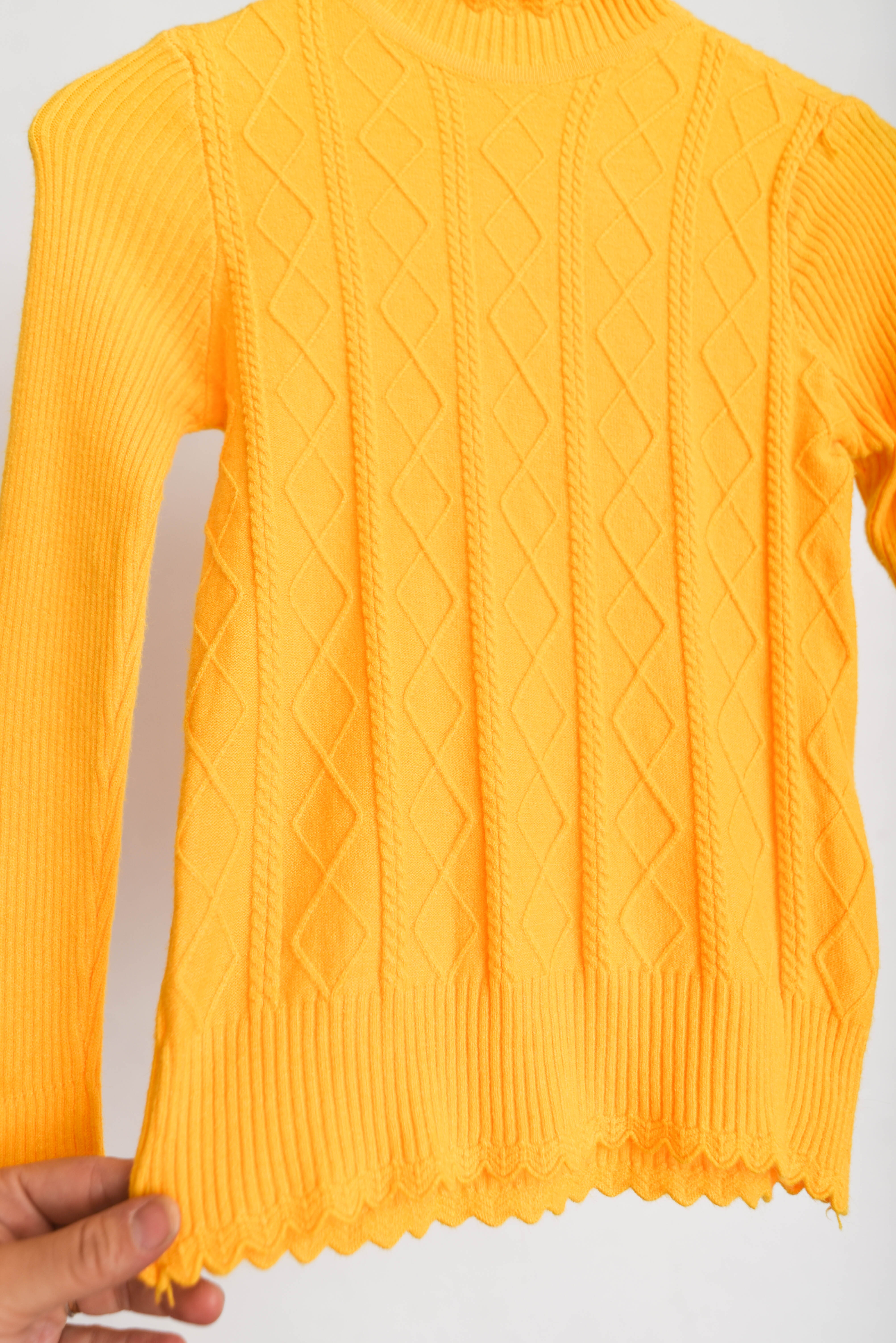 Turtleneck amarillo rombos