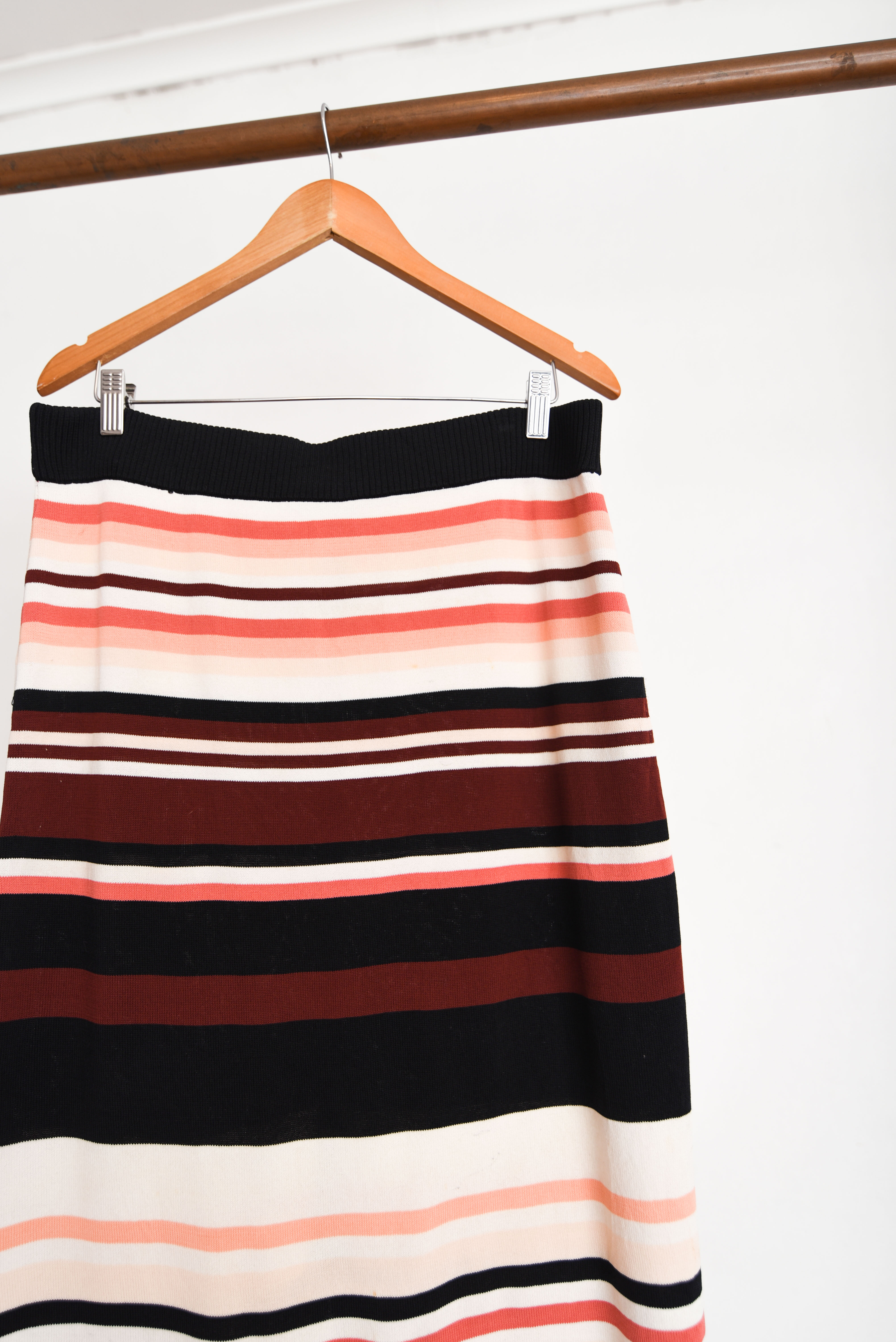 Falda knit marfil rayada