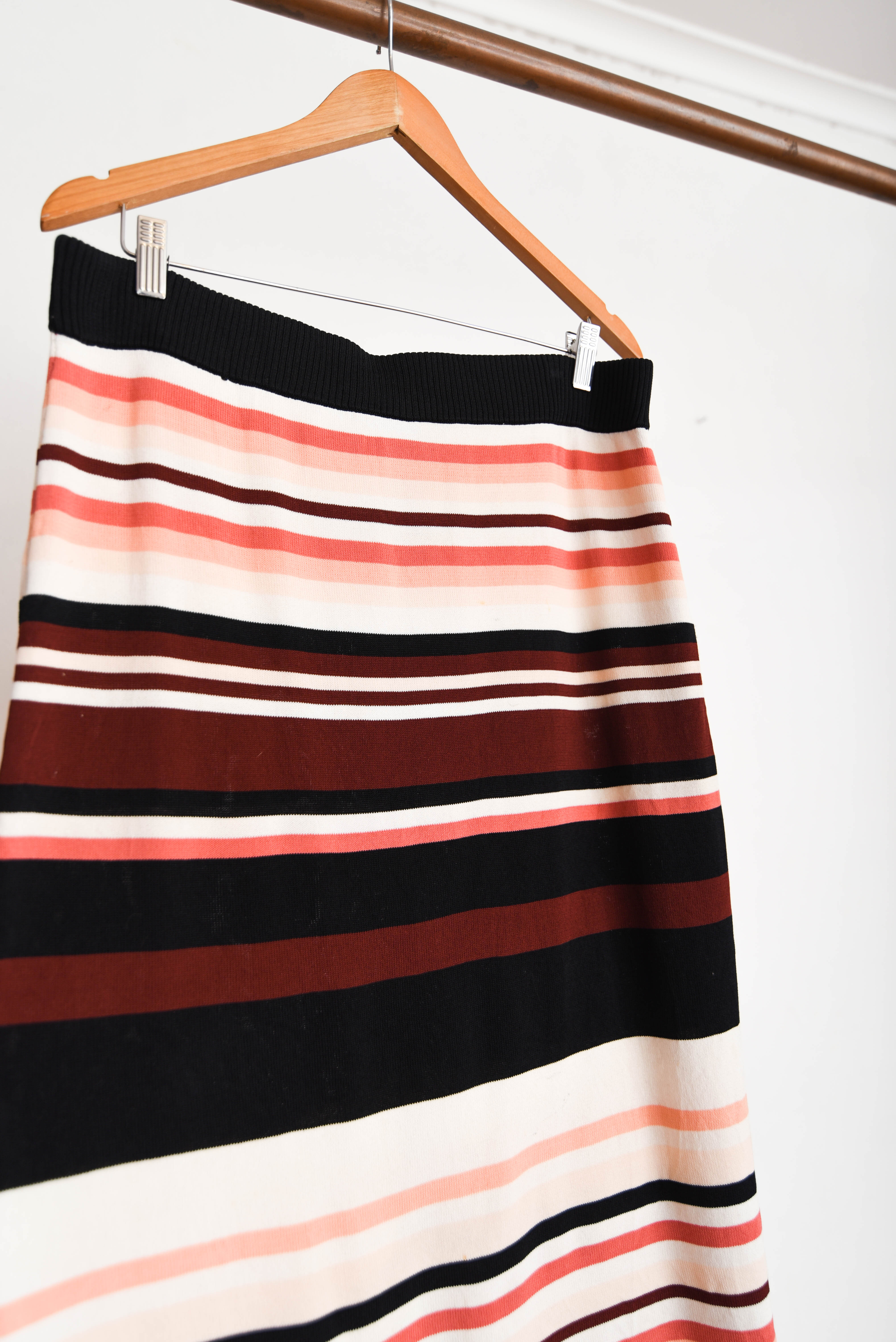 Falda knit marfil rayada