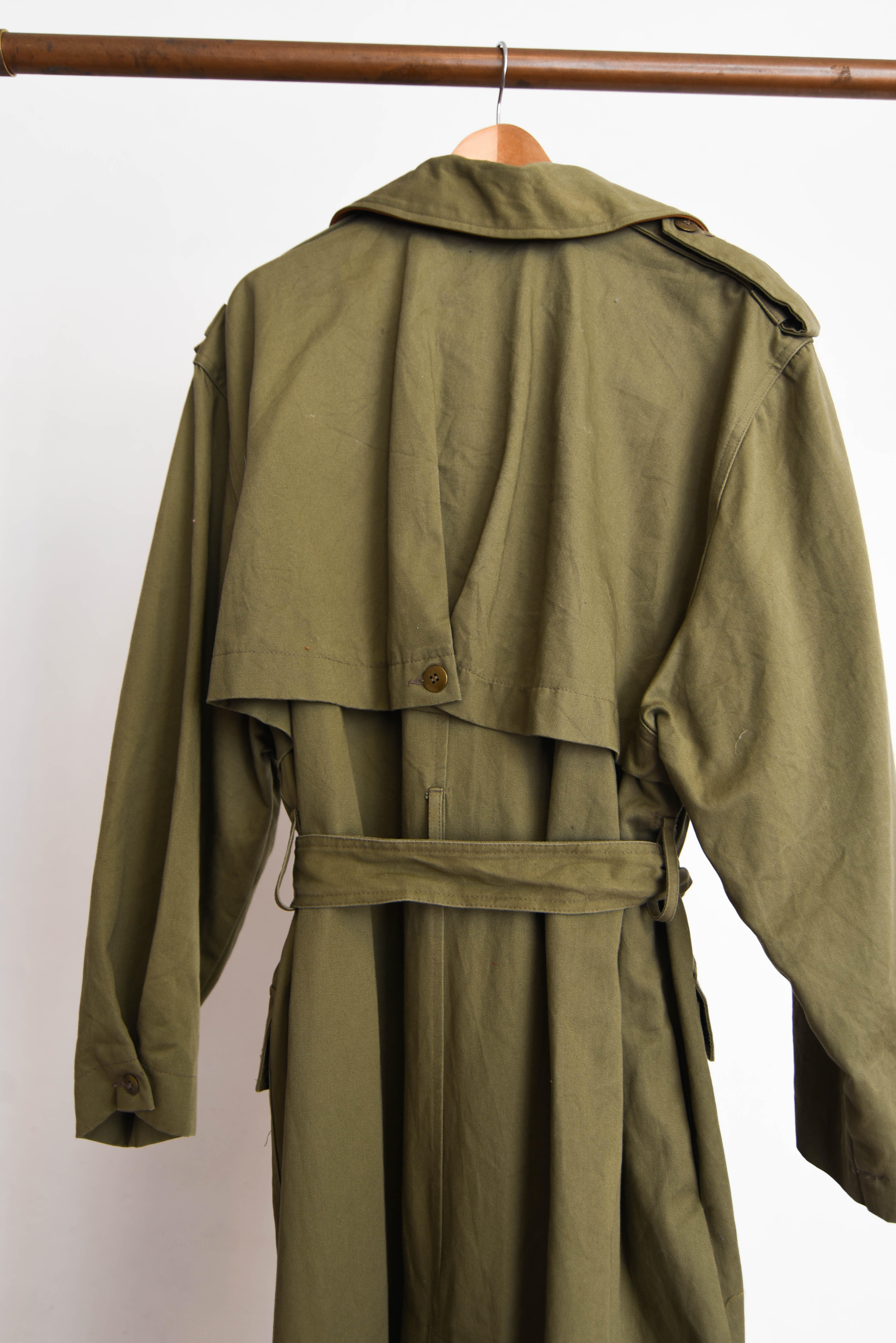 Trench vintage café verdoso