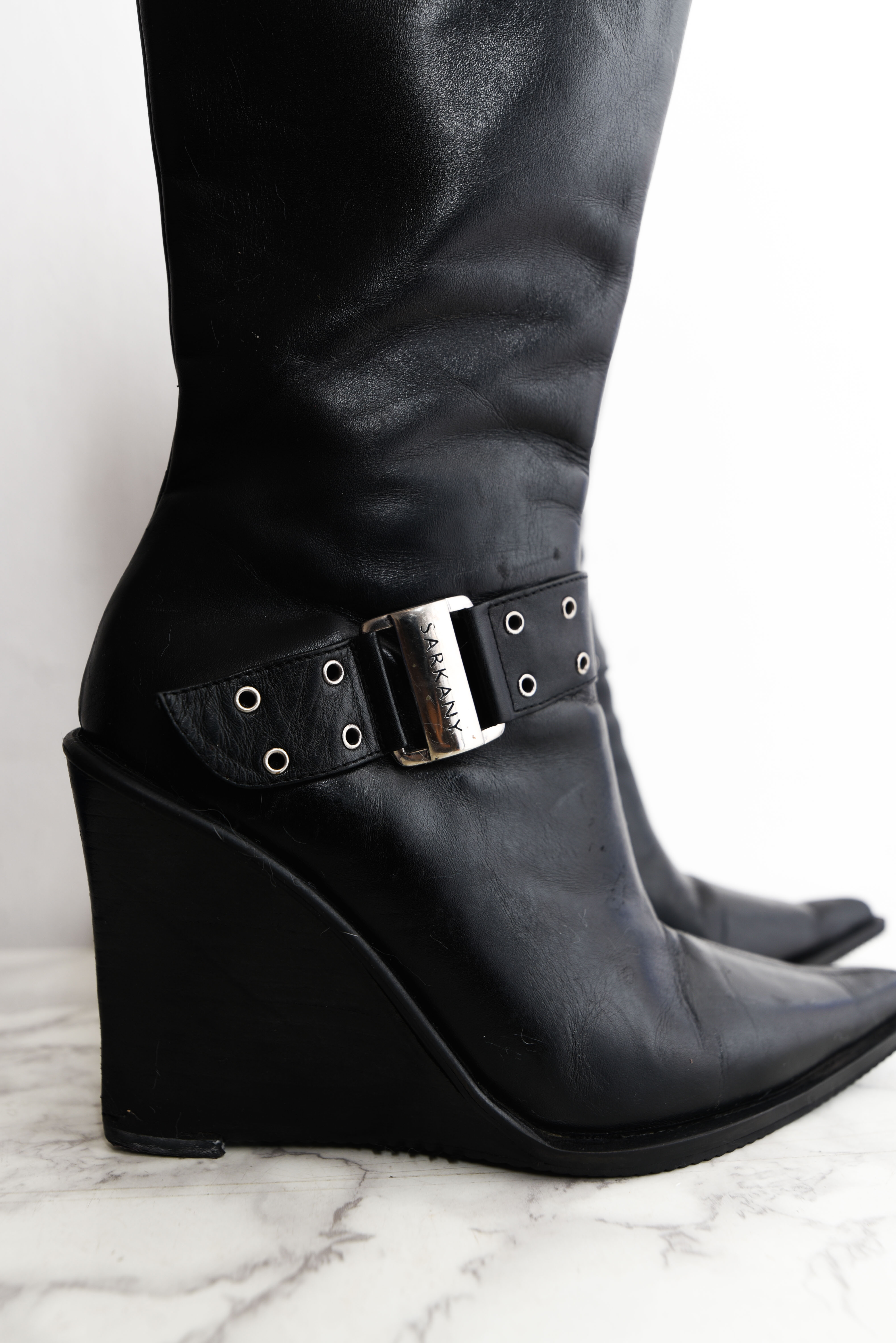 Botas black leather Sarkany