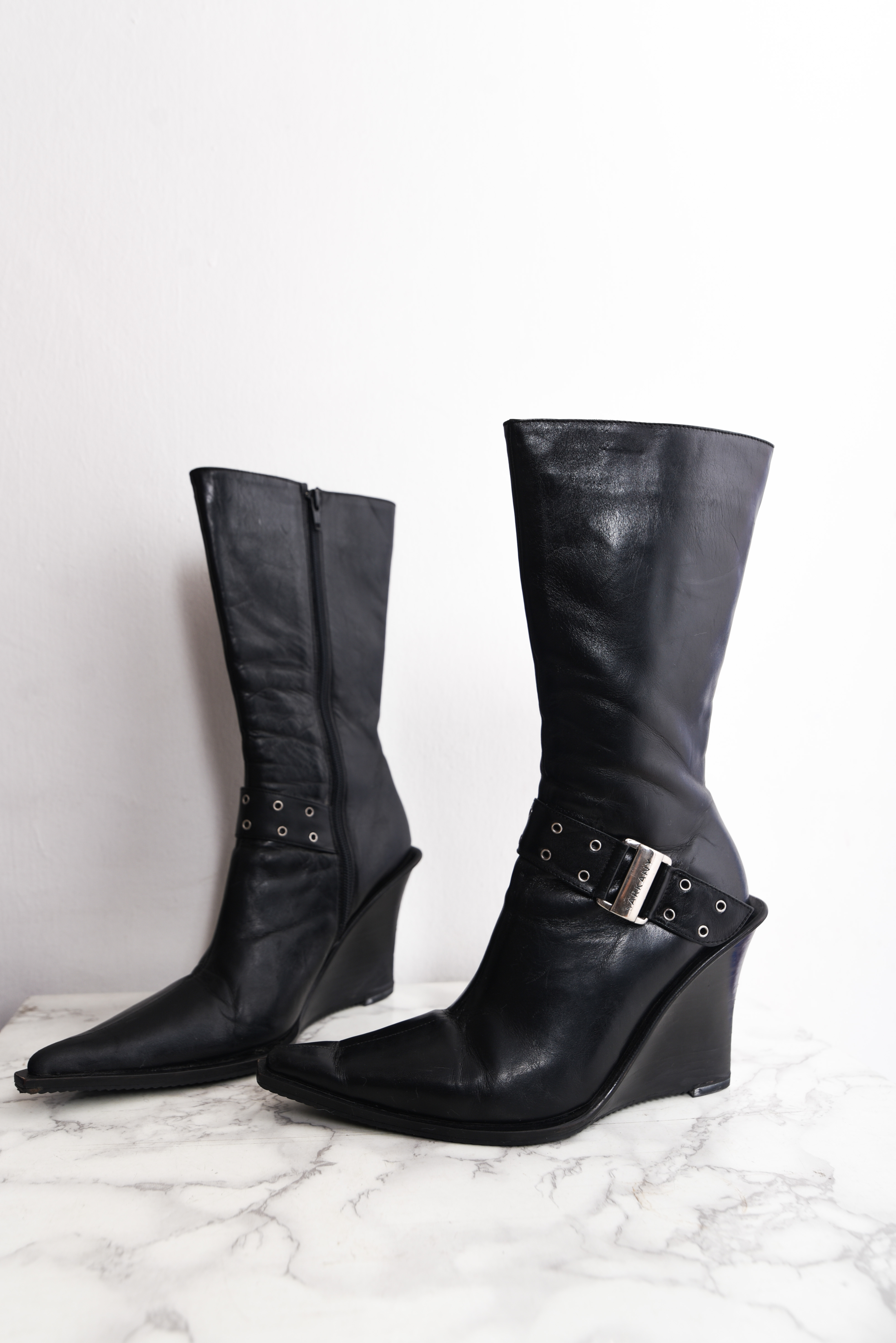 Botas black leather Sarkany