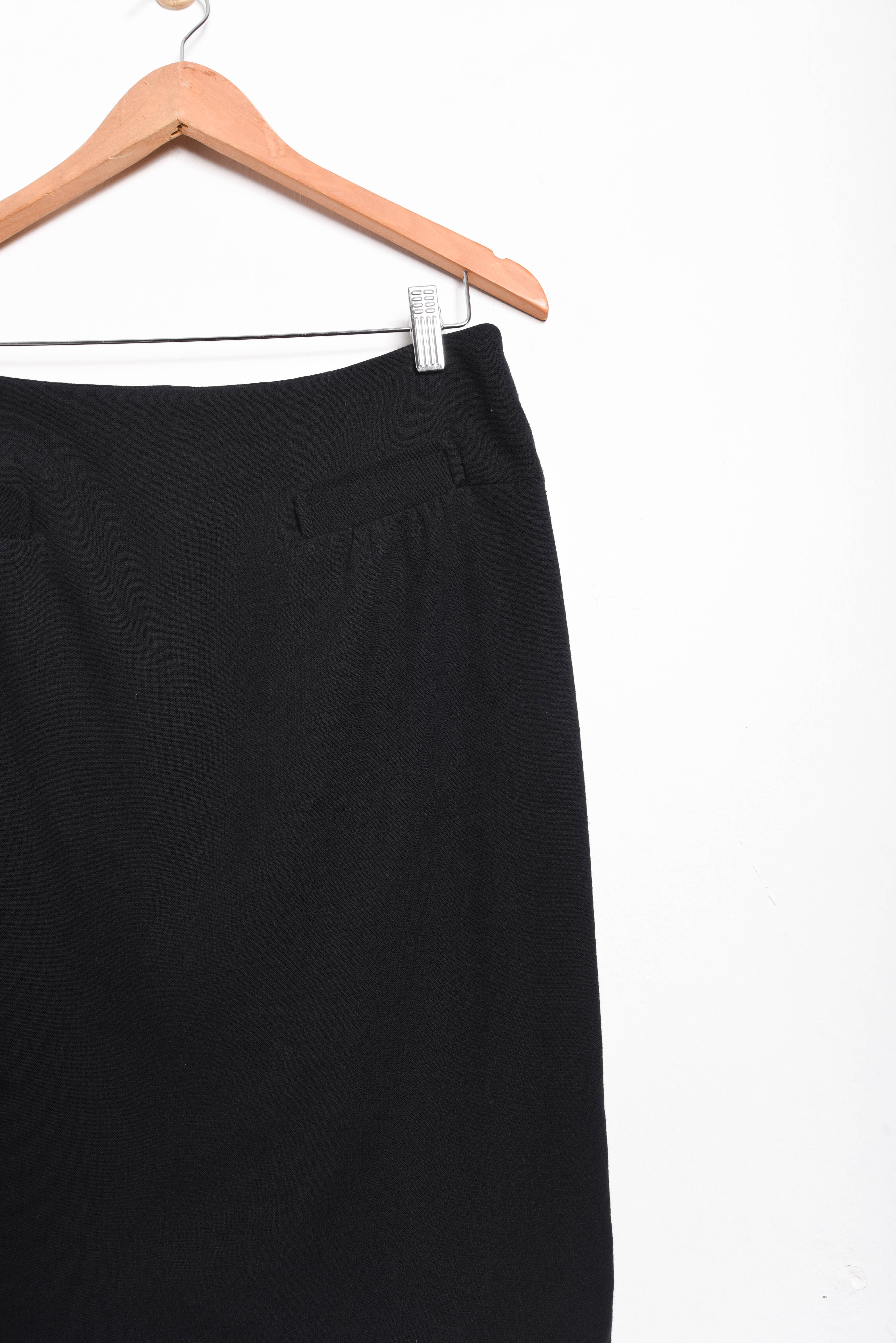 Falda negra formal tubo