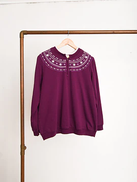 Polerón morado figuras
