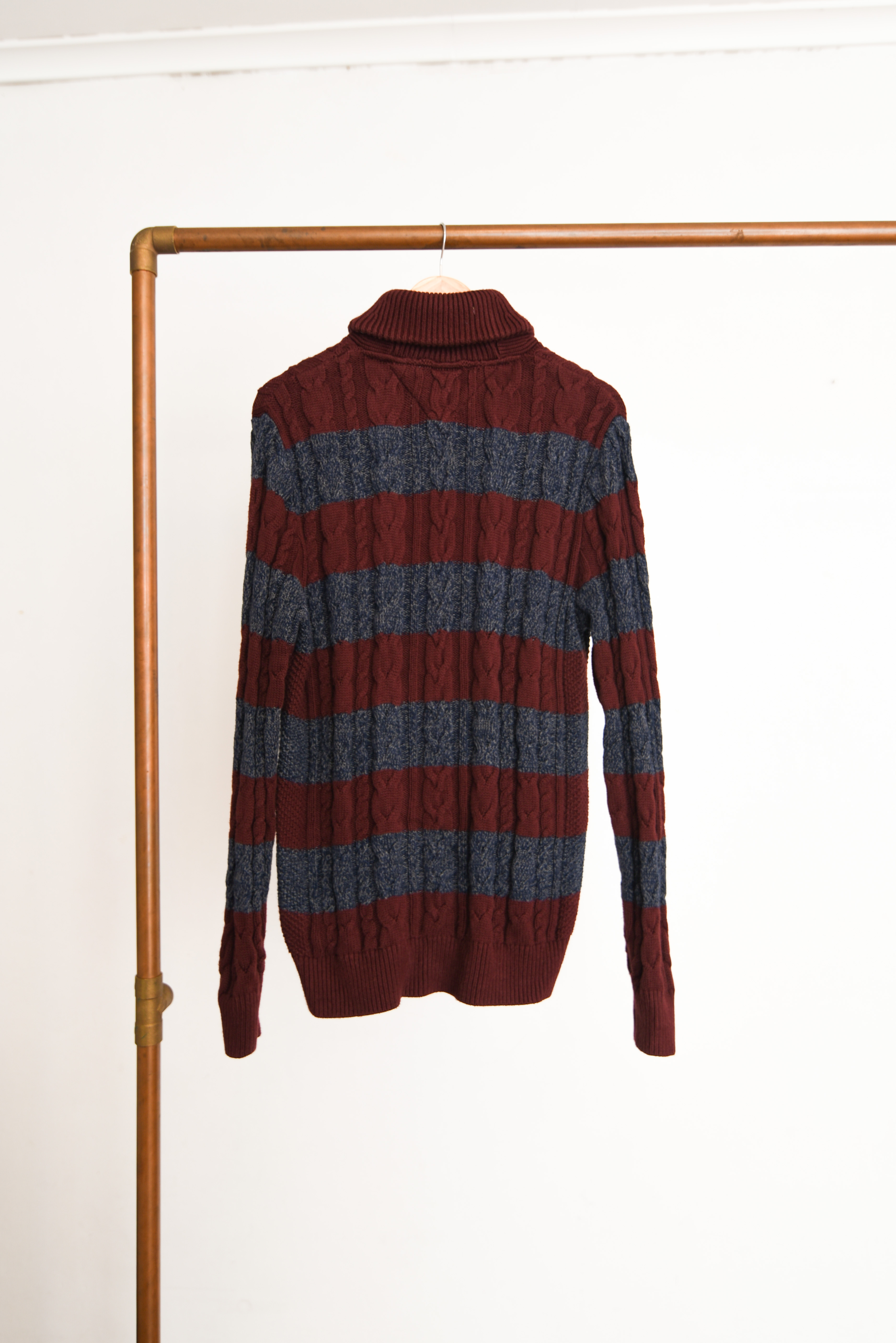 Chaleco burdeo Tommy Hilfiger