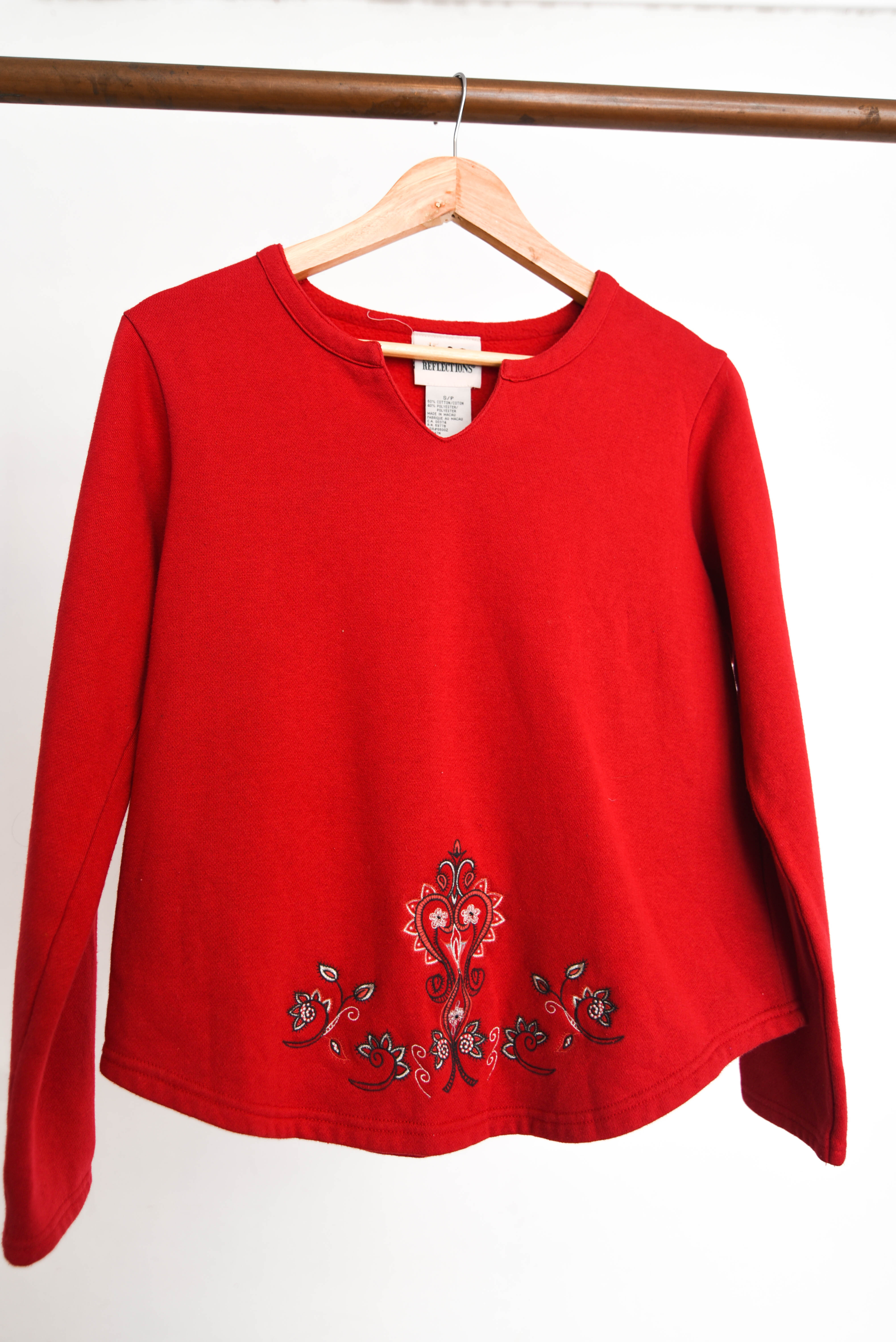 Polerón rojo bordado vintage