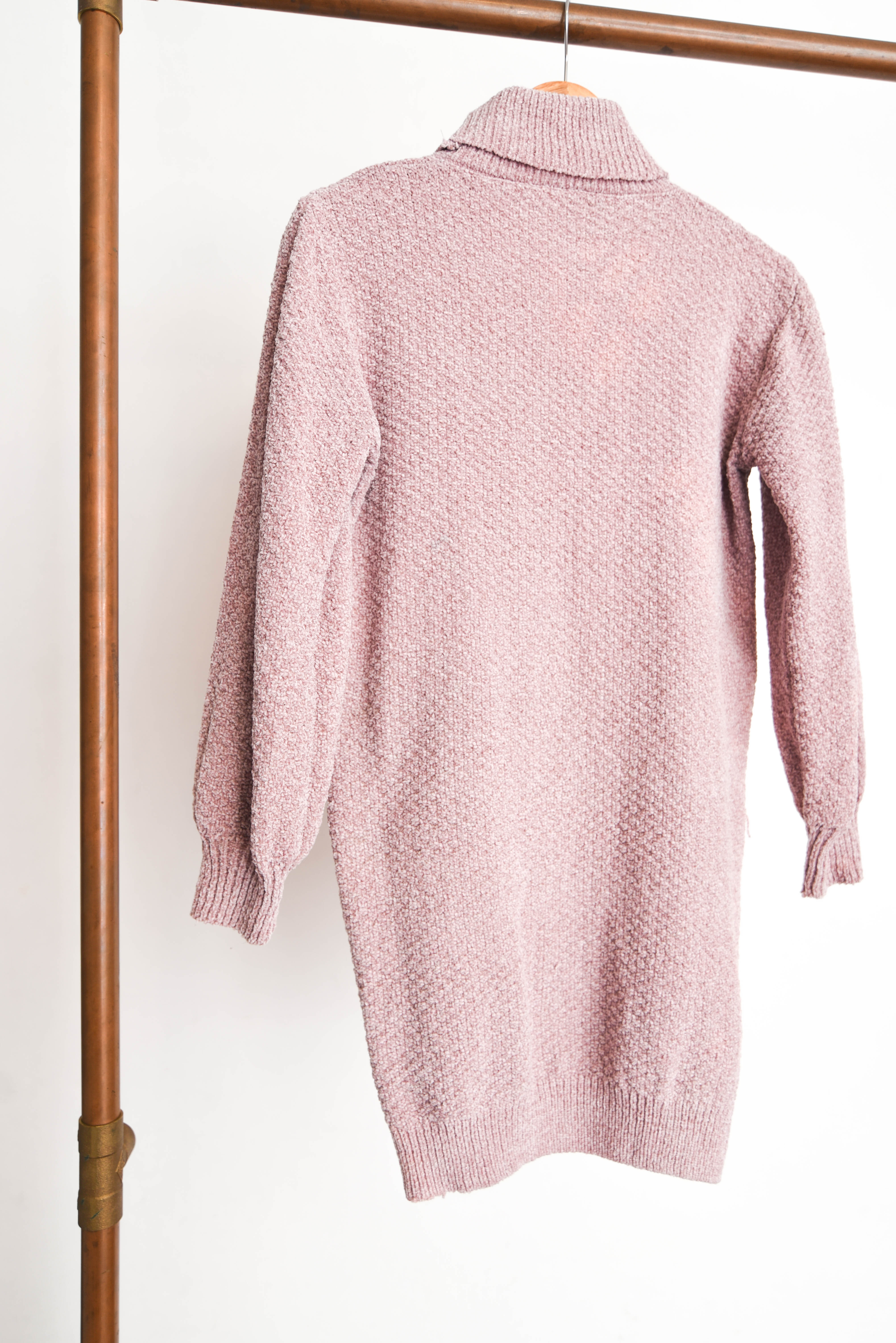 Chaleco chenille cuello alto pastel