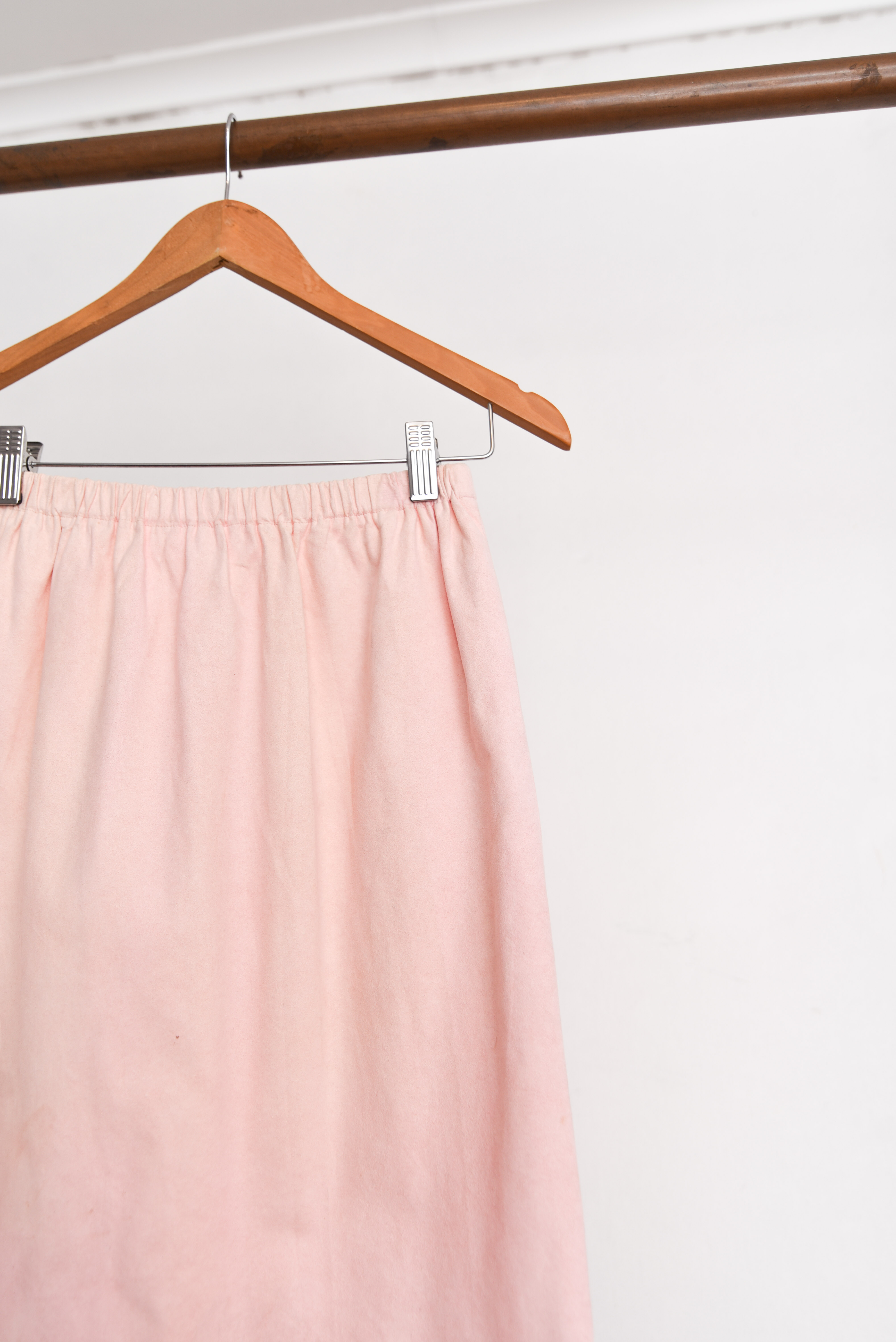 Falda fake suede rosa pastel