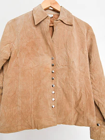 Chaqueta gamuza café broches