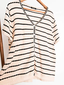 Top cardigan beige rayado