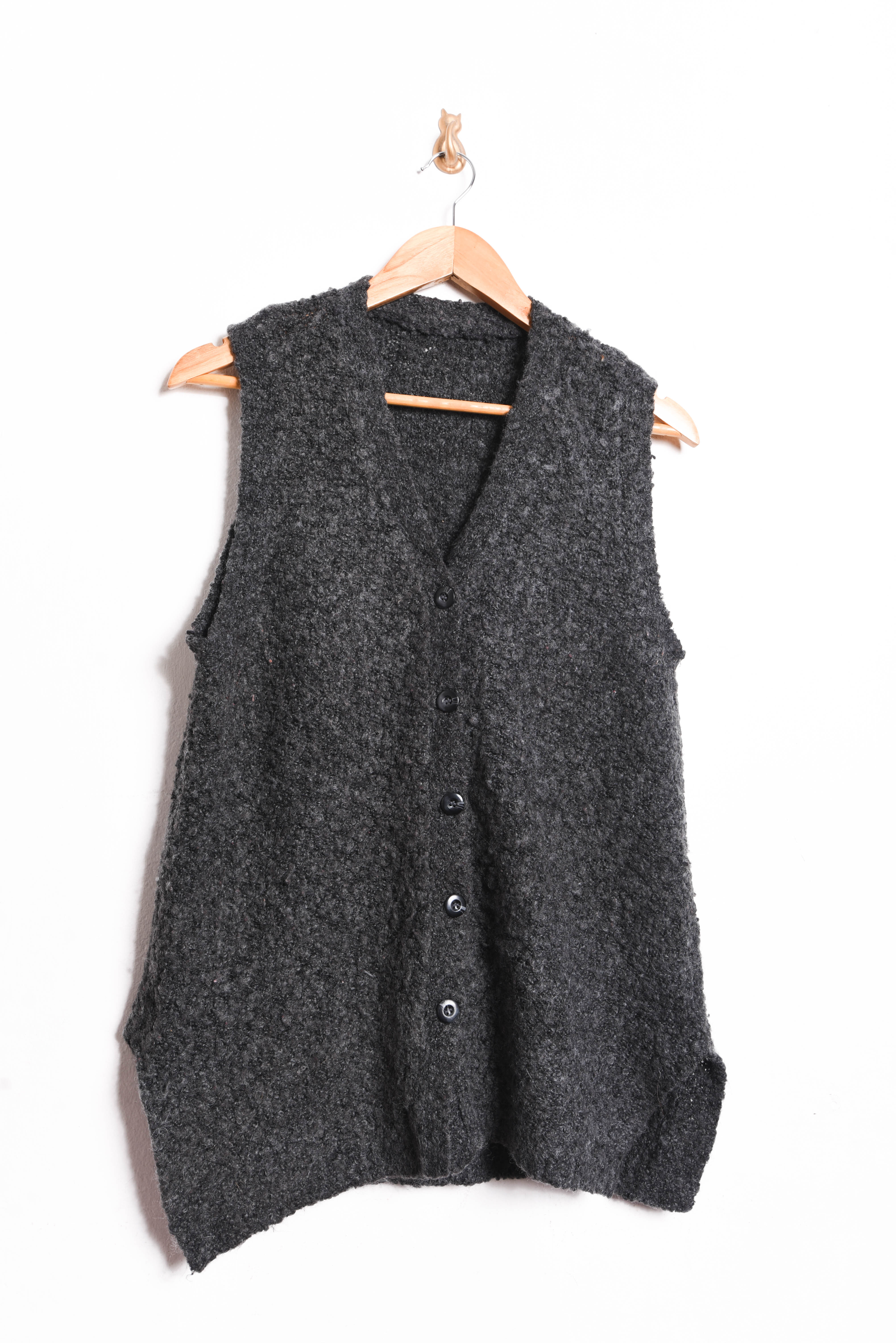 Sweater vest grafito botones