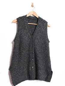 Sweater vest grafito botones