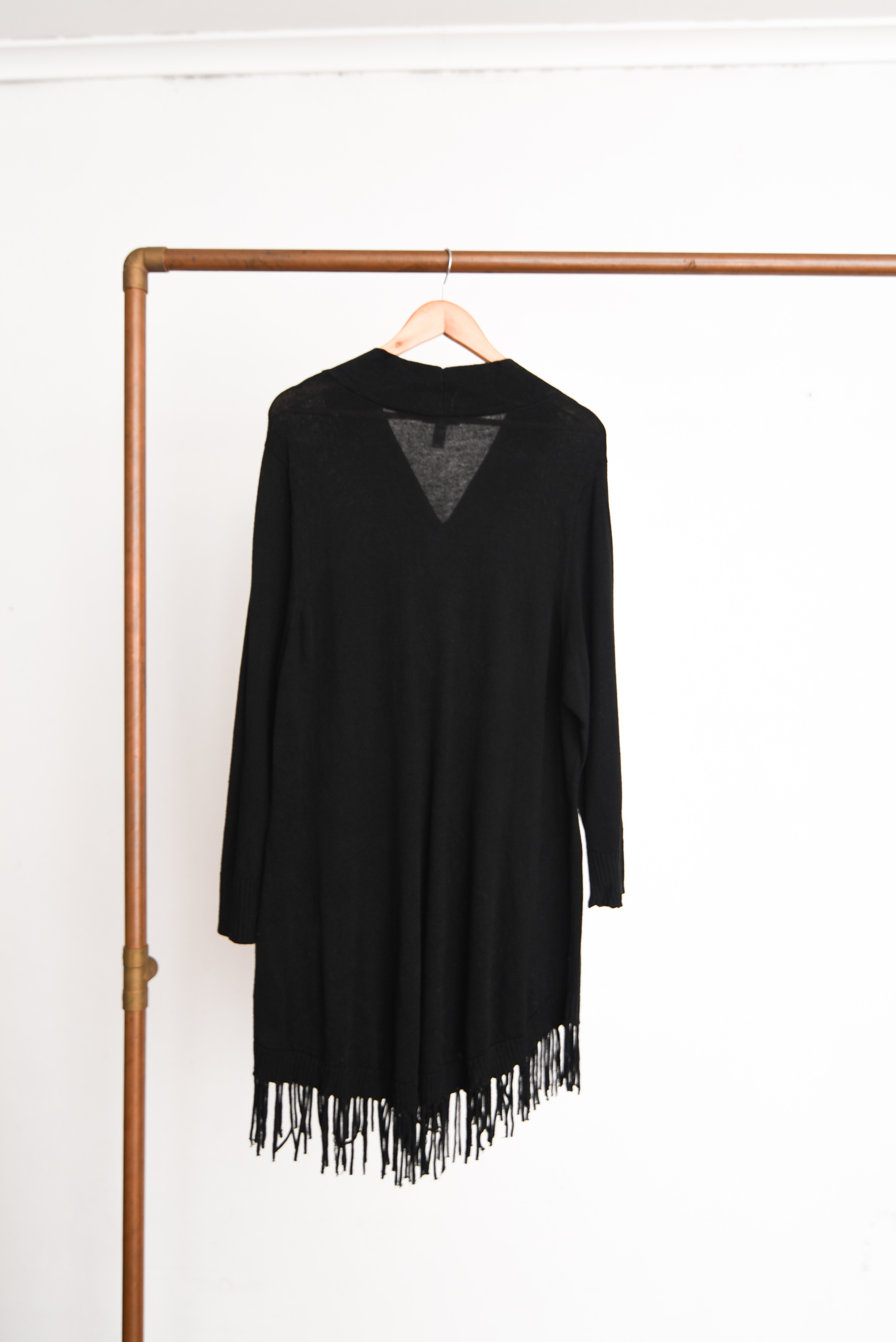Vestido knit negro flecos