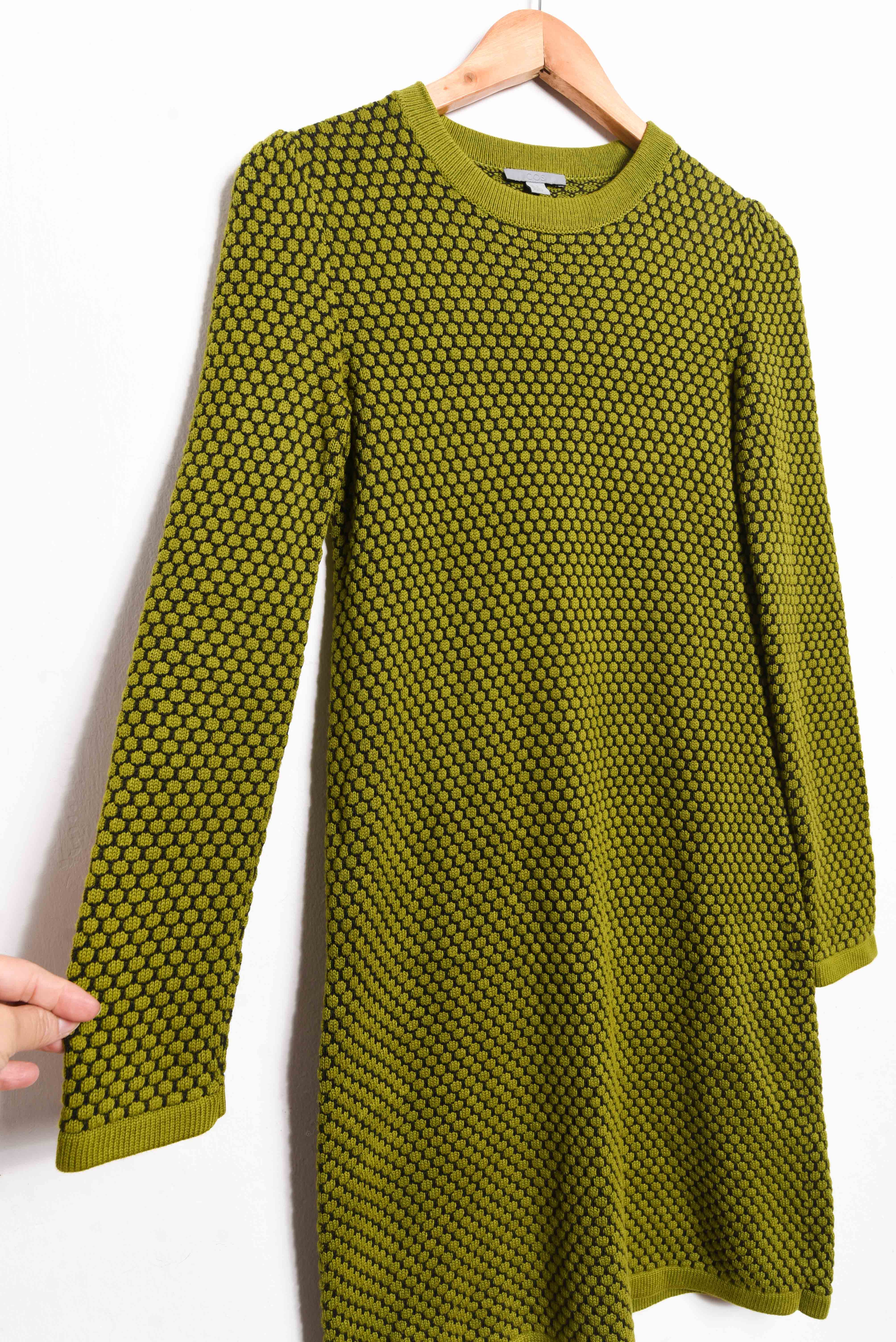 Vestido verde tejido COS