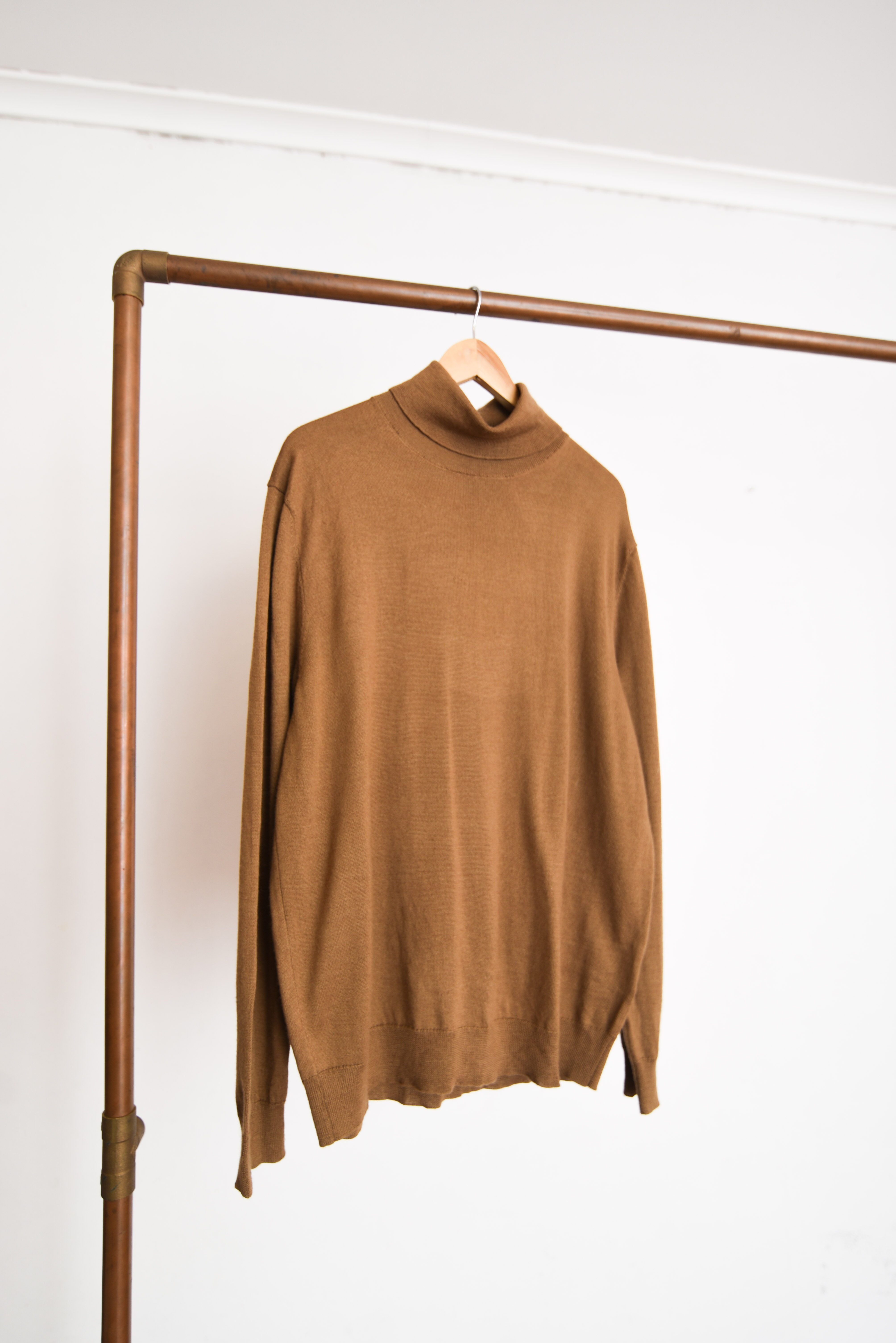 Turtleneck café lana merino