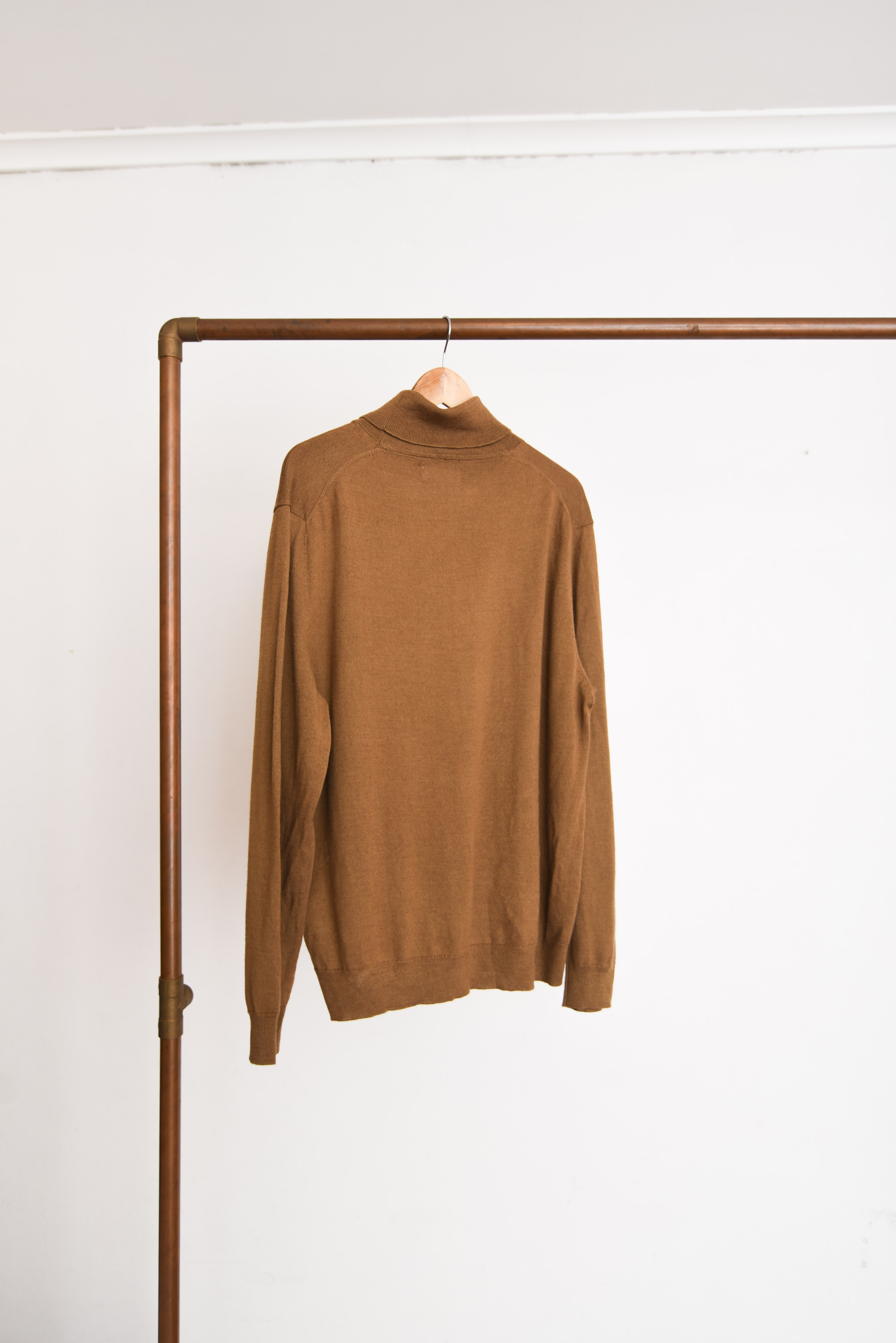 Turtleneck café lana merino